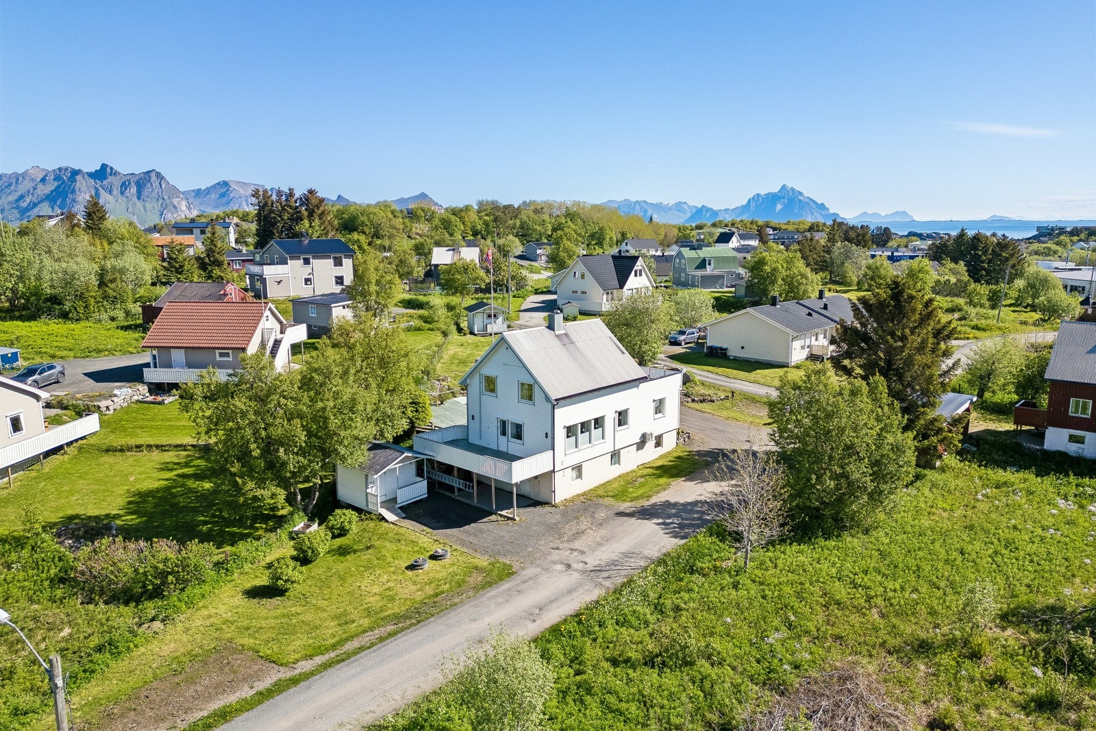 Velkommen til Nybyen 19 - Presentert av Eiendomsmegler 1 Lofoten. Foto: EFKT. Galleribilde