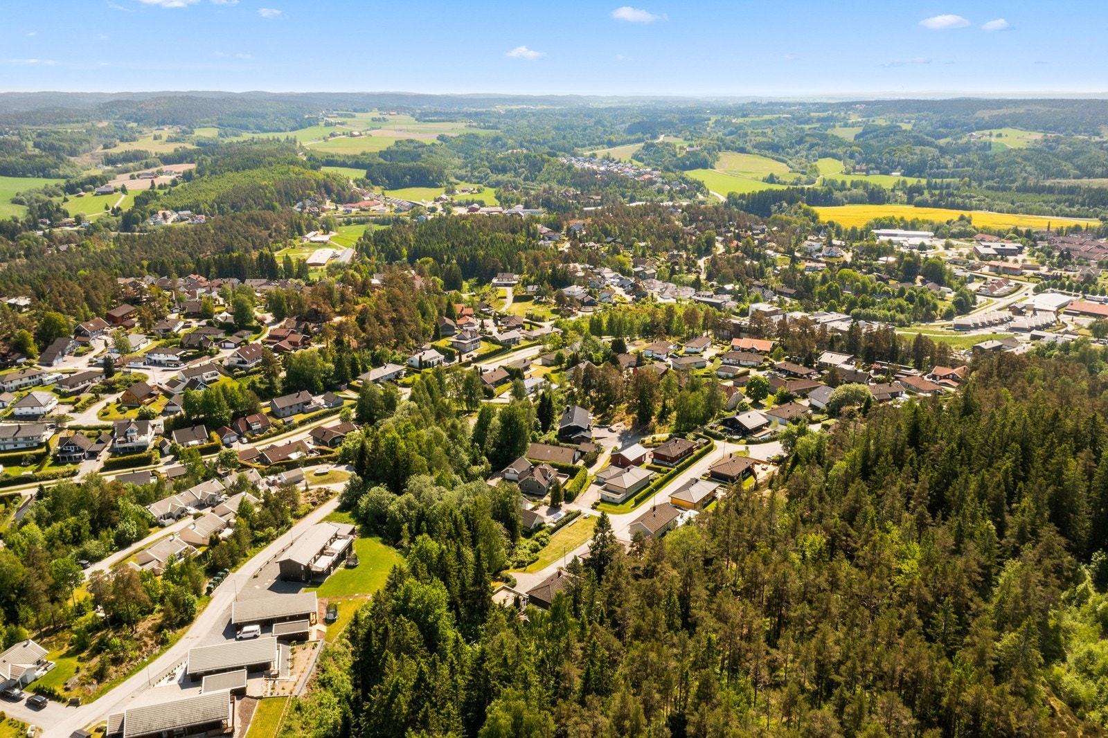 Området byr på gode kollektivforbindelser og variert bebyggelse. Galleribilde
