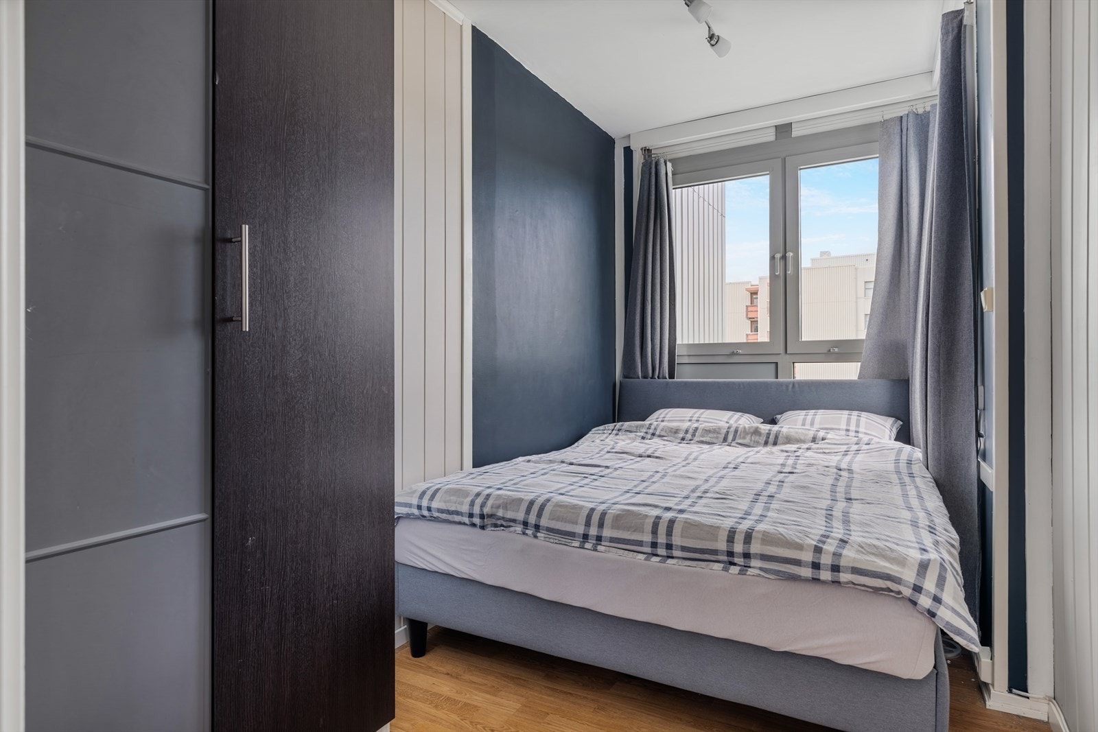På soverommet er det muligheter for å innrede med garderobeløsning. Galleribilde