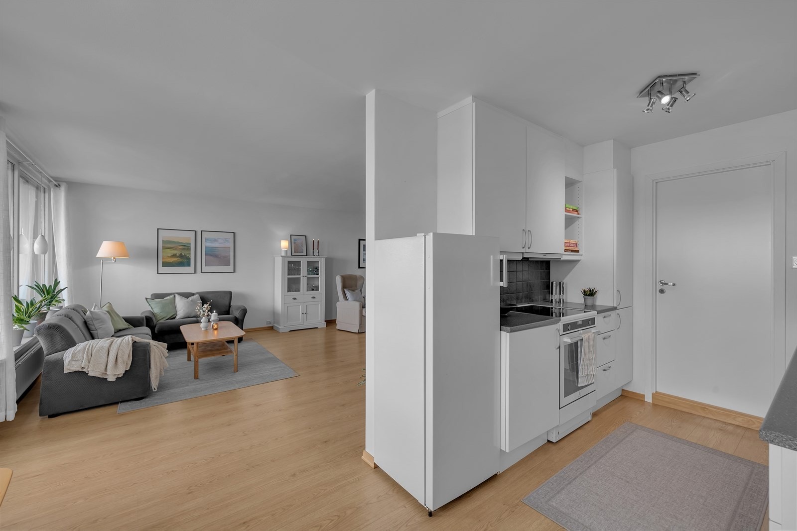 Avdelt stue/ kjøkken løsning. Galleribilde