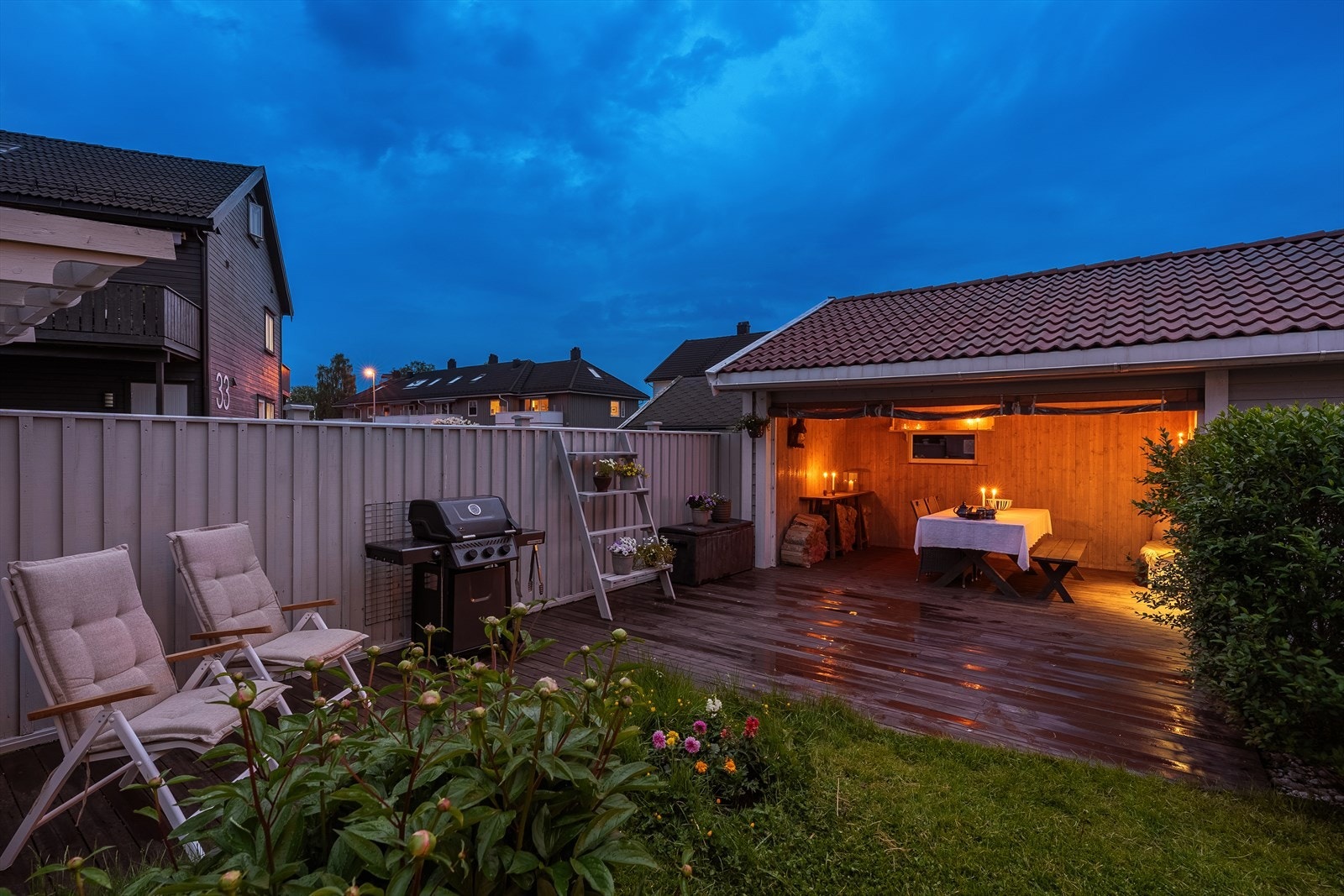 Eiendomsmegler Norge Kristiansand Lund - Fantastisk beliggende familiebolig på hjørnetomt med gode solforhold og skjermet bakgård!