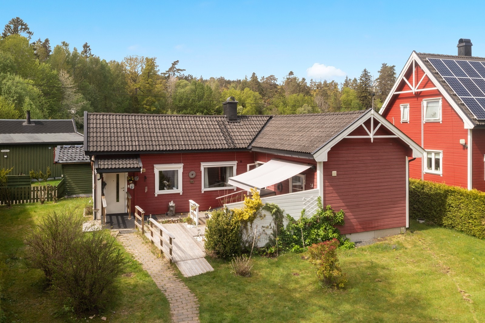 På eiendommen står en frittstående bod på 15 m², oppført i 2019. Galleribilde
