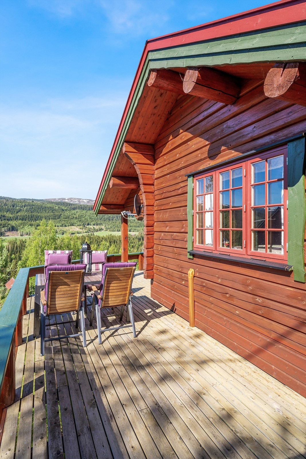 Stor terrasse med fantastisk solforhold Galleribilde