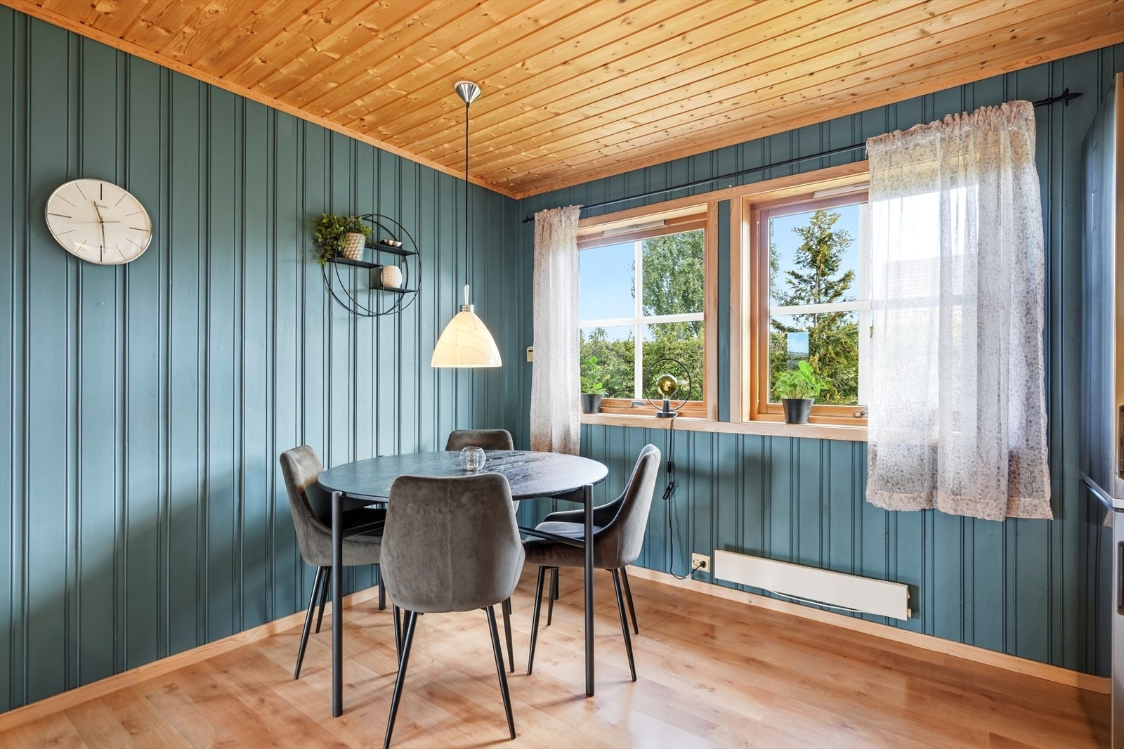 God plass til en hyggelig frokostgruppe i tillegg. Galleribilde