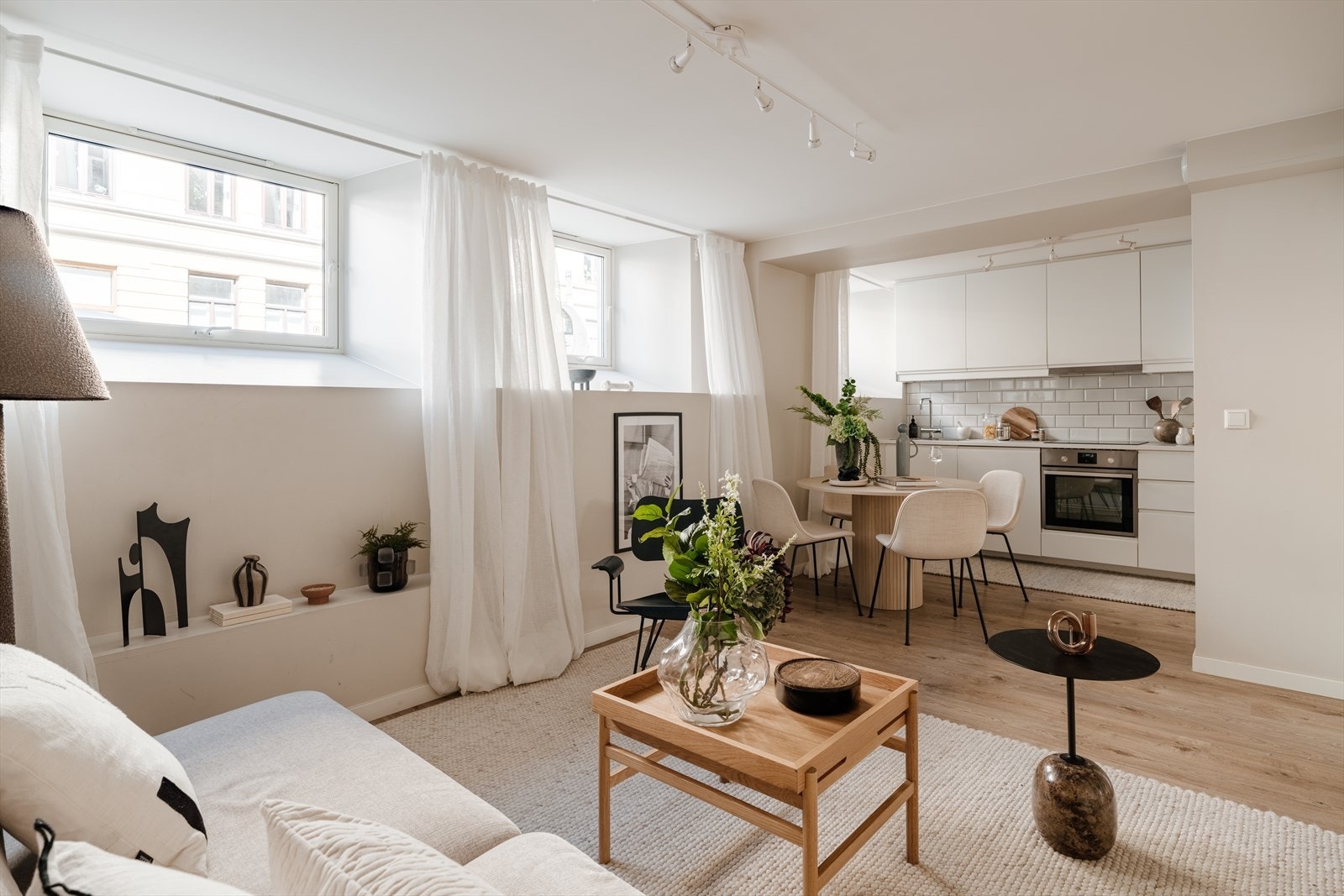 Leiligheten ble vesentlig oppgradert i 2019, med blant annet nytt kjøkken, nytt bad og balansert ventilasjon. Galleribilde