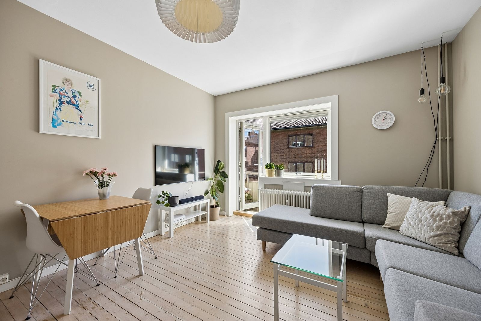 Velkommen til Hammergata 18 B! En nydelig 2- roms med solrik balkong og felles takterrasse. Galleribilde