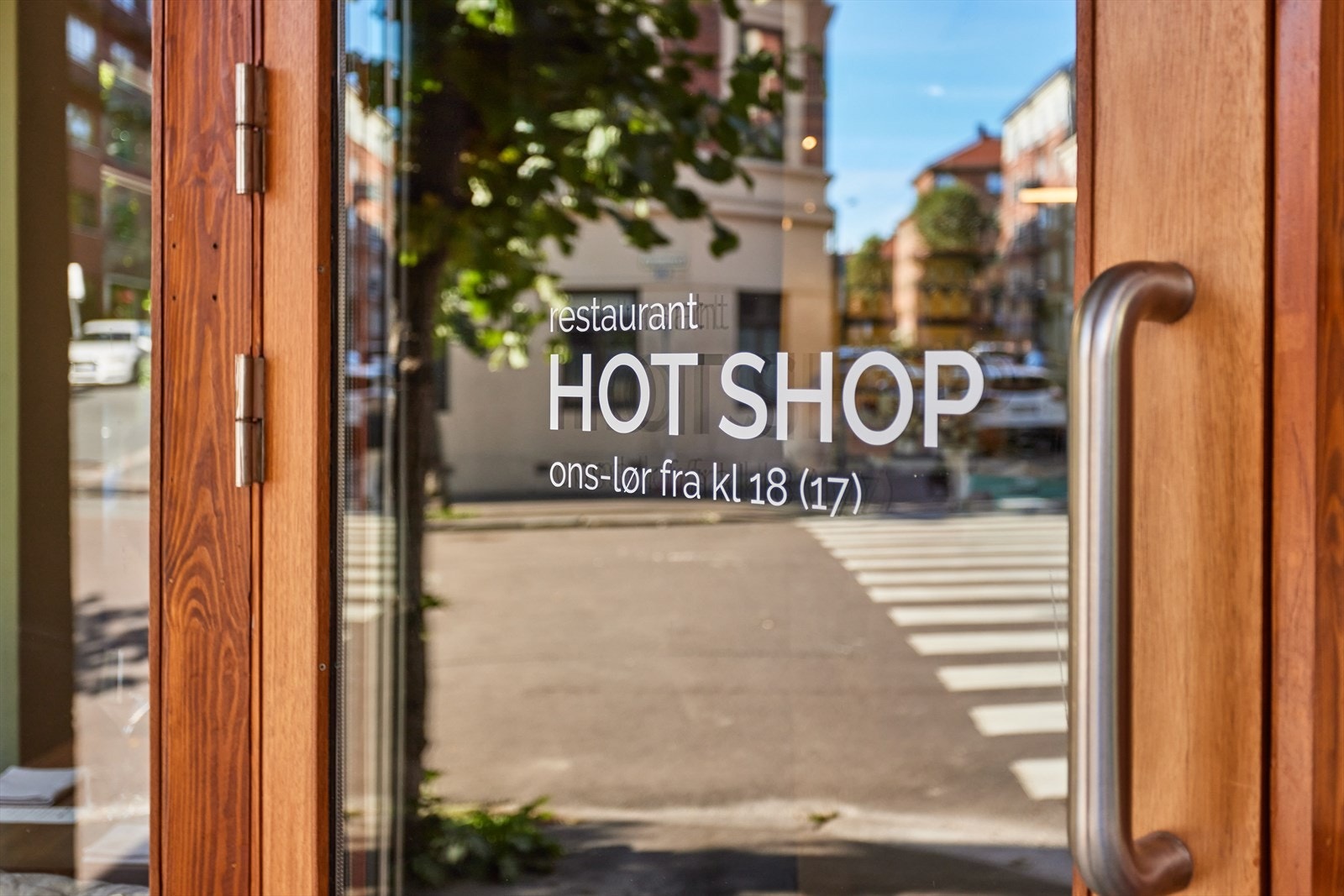 Ønsker du en ekstra god matopplevelse ligger Hot Shop i nærområdet, en anerkjent Michelin-restaurant som er vel verdt et besøk. Galleribilde