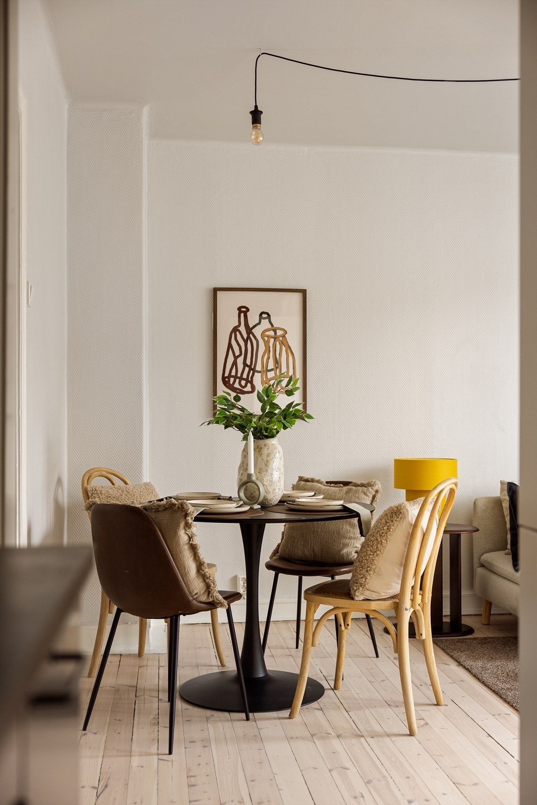 Perfekts sted å invitere venner og familie på middag. Galleribilde