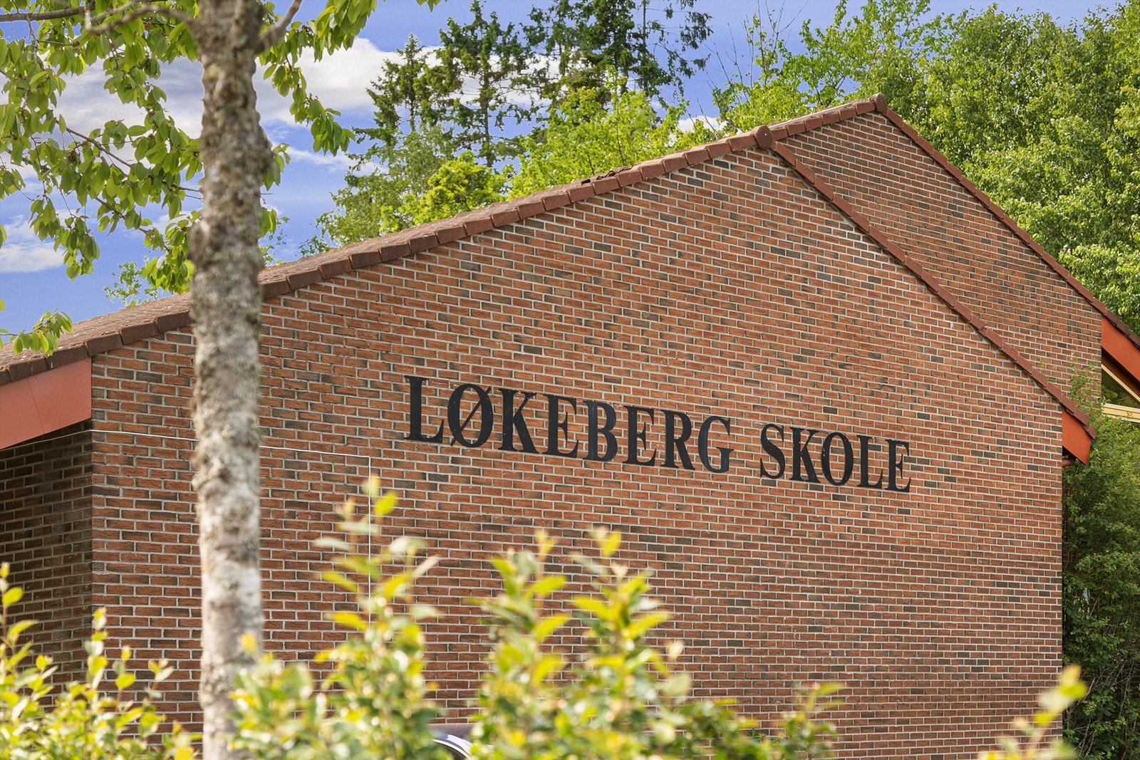 Løkeberg skole (1.-7.) ligger 9 minutter unna Galleribilde