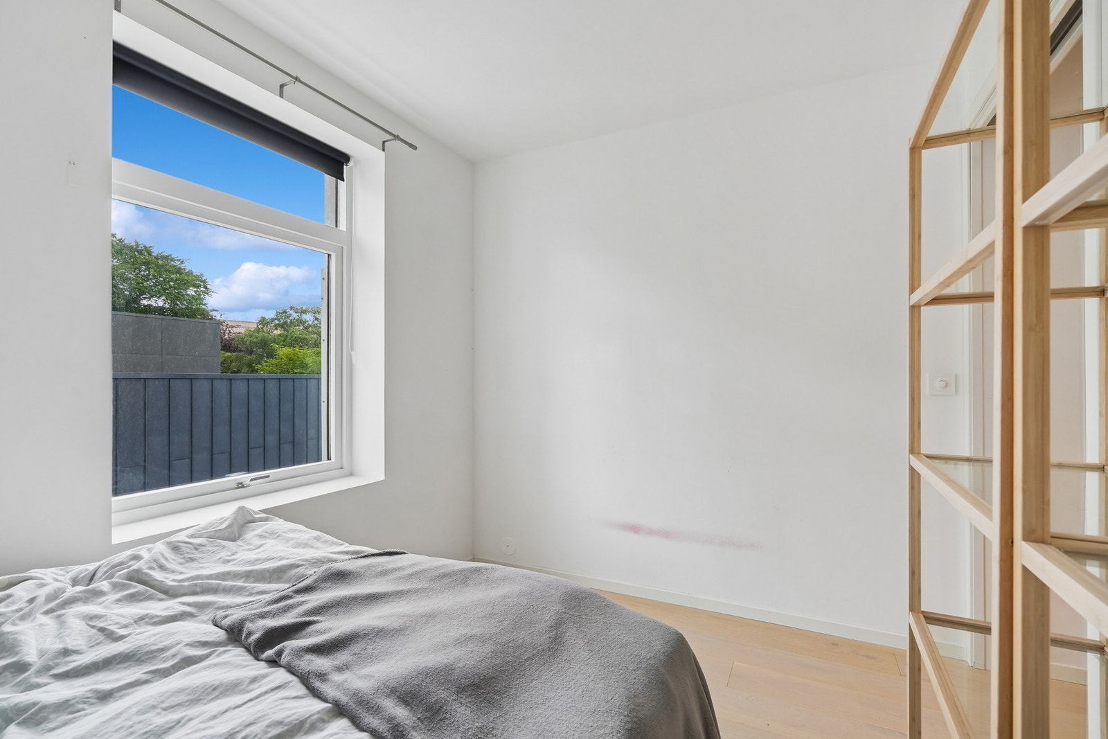 Det er plass til ønsket garderobeløsning. Galleribilde