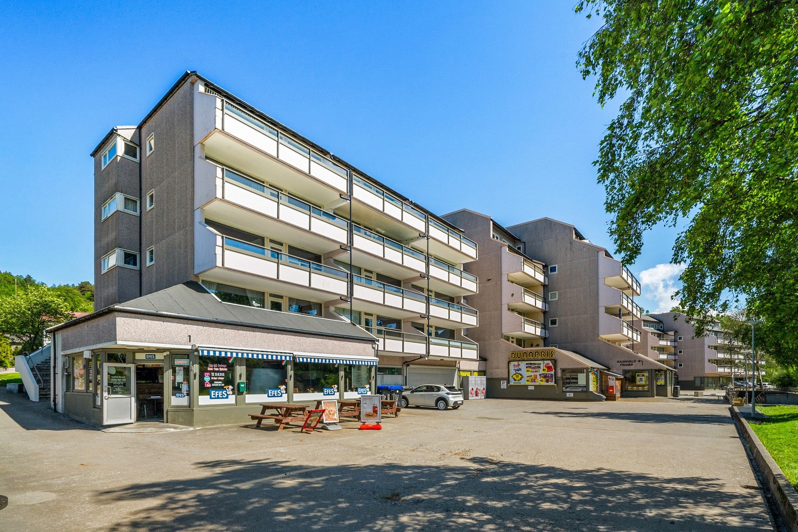 Ulvedalen Torg ligger kun 8 minutters gåtur unna. Galleribilde