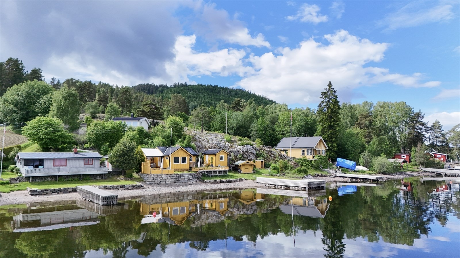 Velkommen til Lillehammervegen 839 - drømmeeiendom ved Mjøsa med egen strandlinje Galleribilde