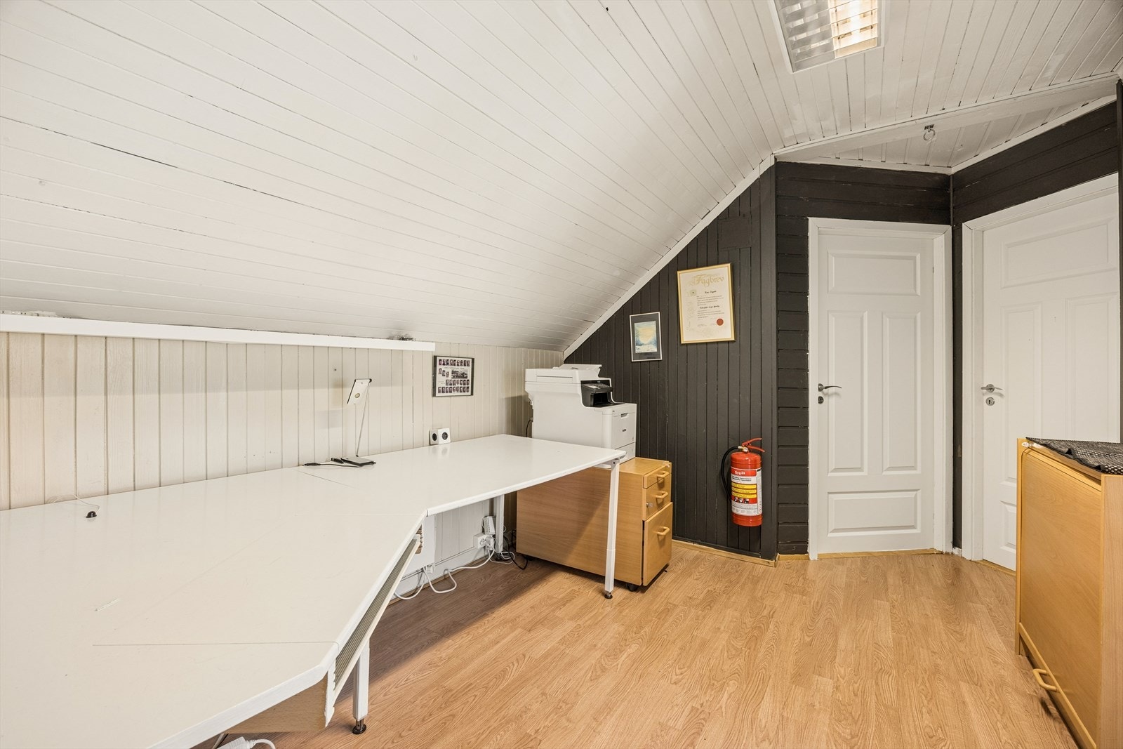 Gangen har god plass til å innrede funksjonelle og hensiktsmessige oppbevaringsløsninger. Galleribilde