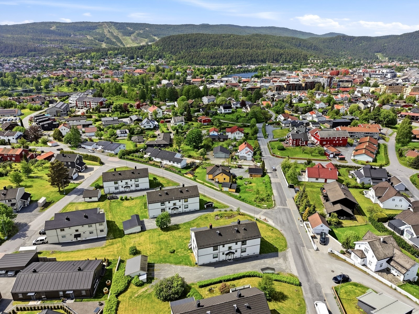 Bussholdeplassen ligger kun tre minutters gange unna. Galleribilde