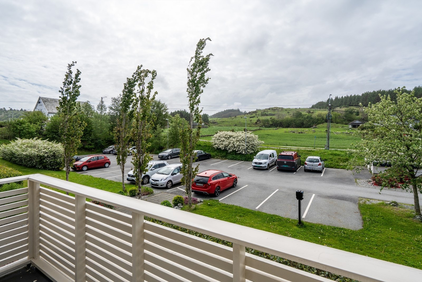 Det medfølger to parkeringsplasser pr. seksjon. Galleribilde