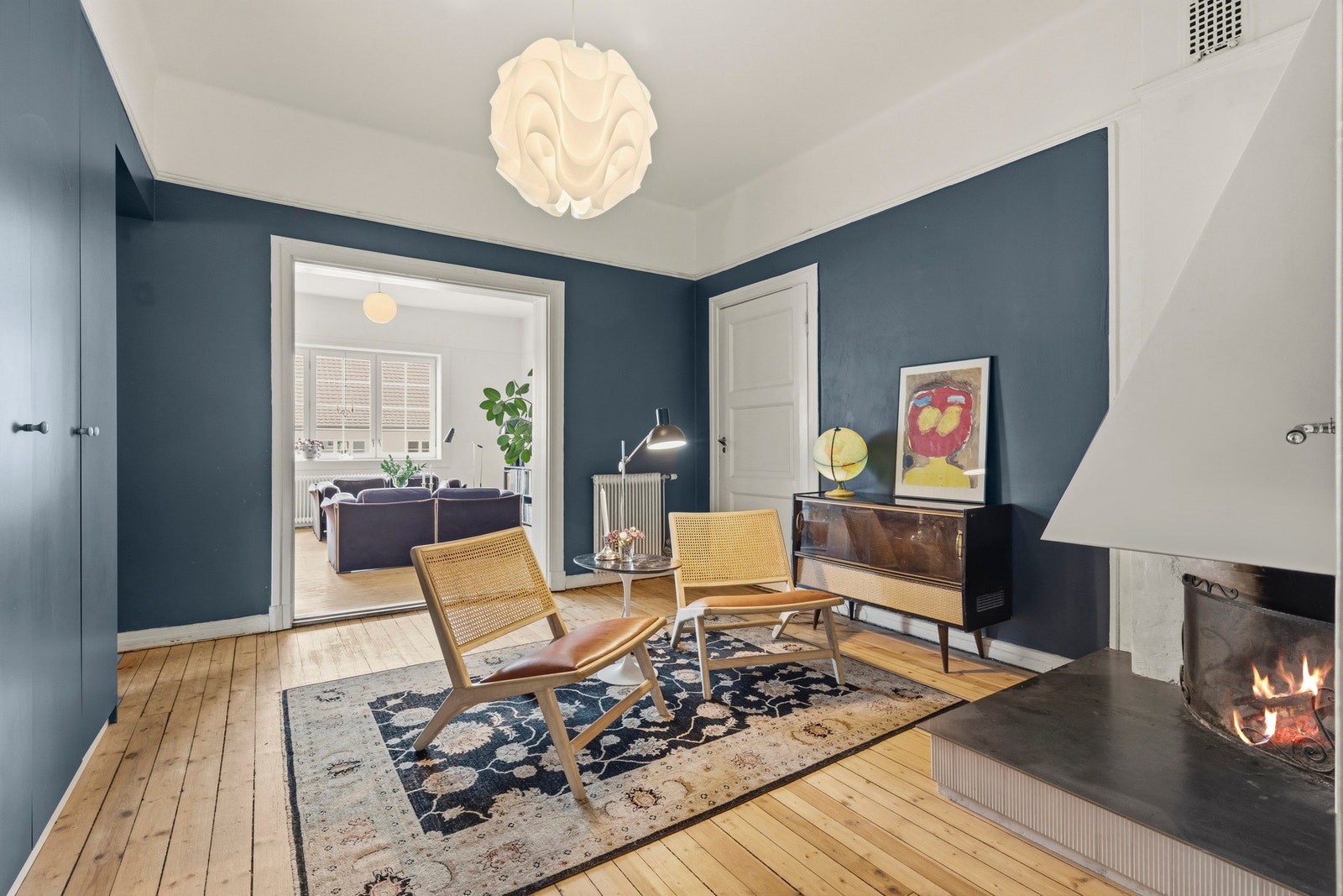 Her er det en koselig vedovn som gir godt med varme på kaldere dager. Galleribilde