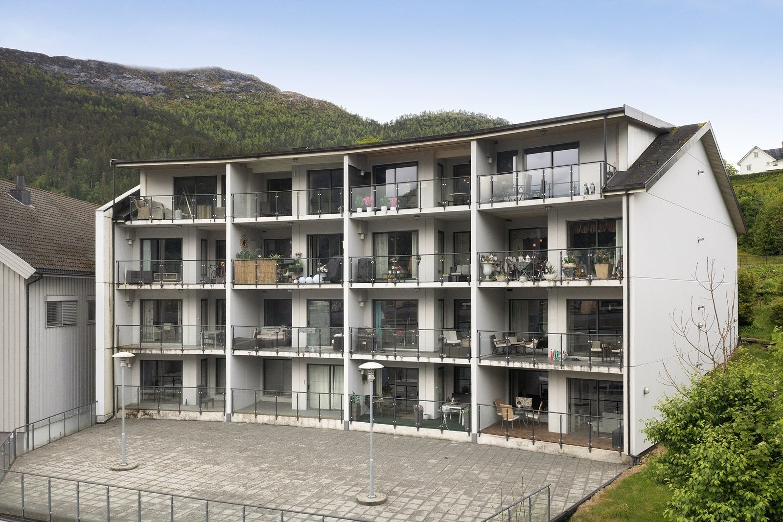 Leilegheita er ein del av Sameiget Lia Terrasse, som består av 16 bustadseksjonar. Galleribilde