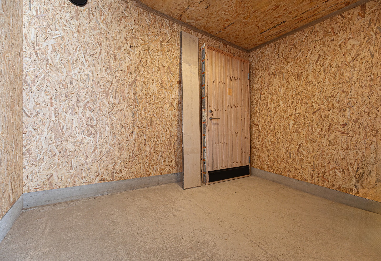 Romslig utvendig bod Galleribilde