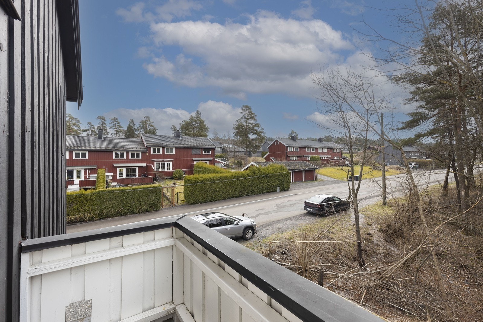Leiligheten har en liten balkong. Galleribilde