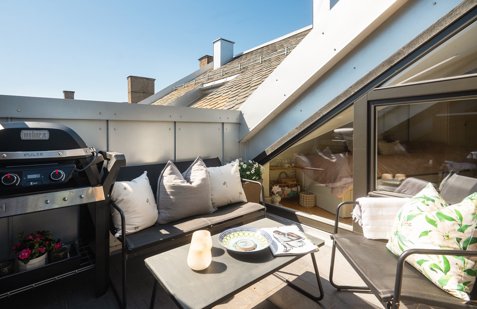 Sørvestvendt solrik og helt privat terrasse Galleribilde