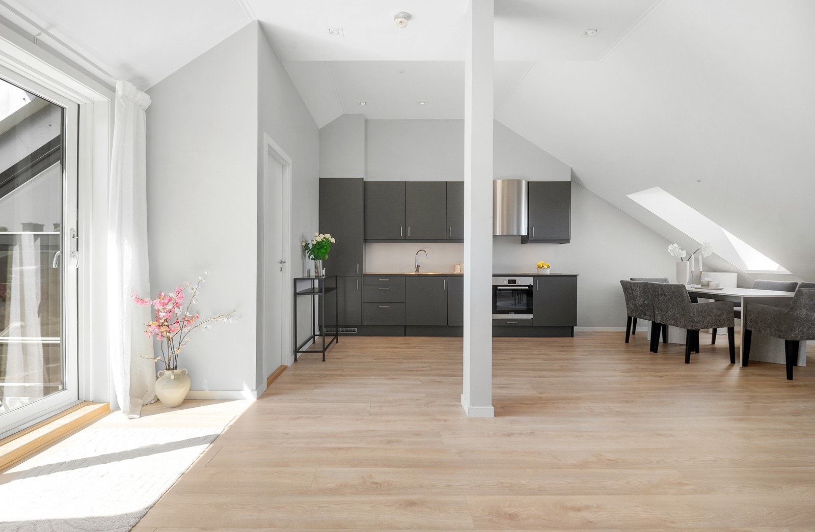 106 m² gulvareal i leiligheten. Varmekabler i stue/kjøkken. Galleribilde