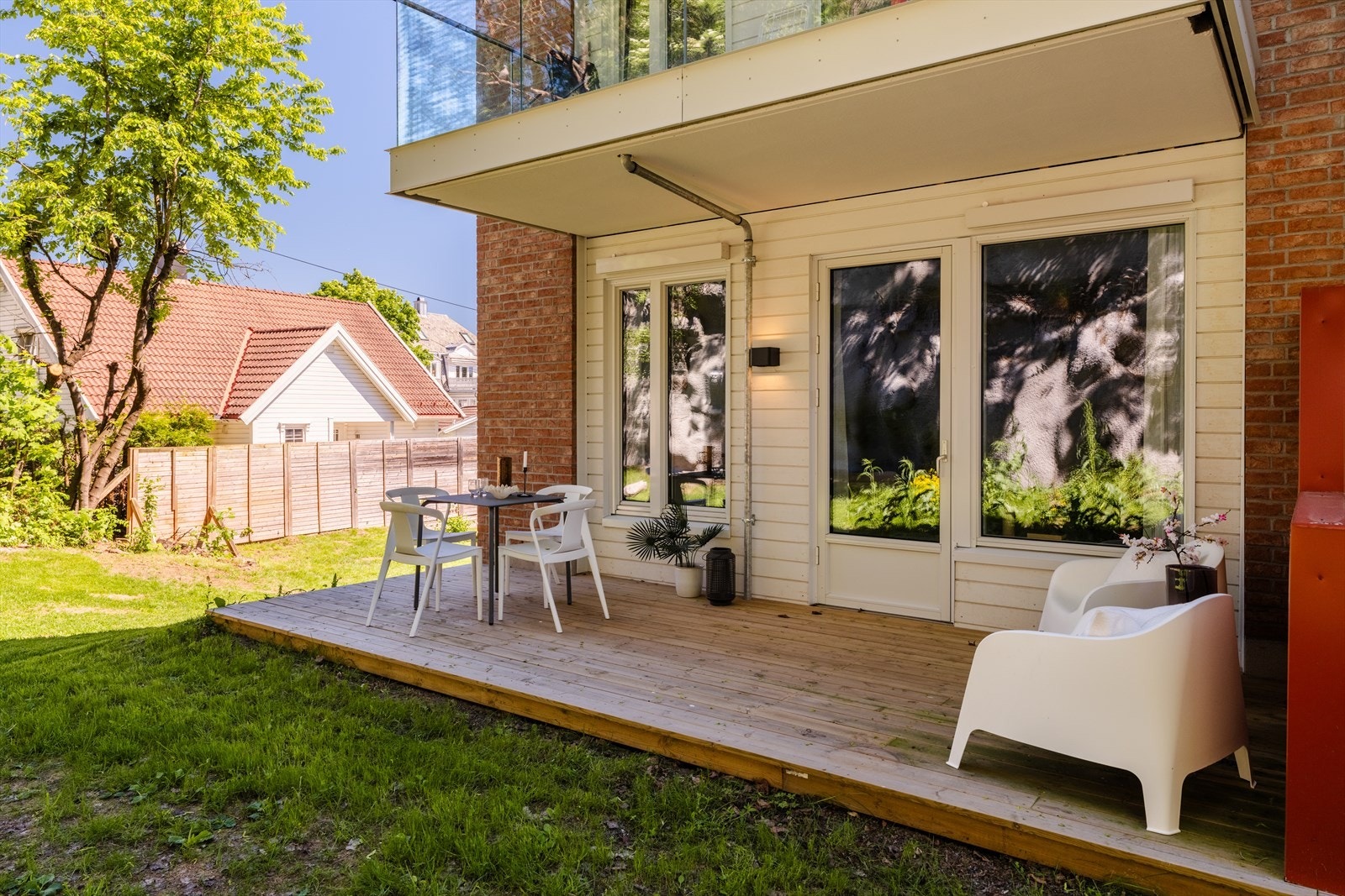 Terrassen er på 14 m² og har gode møbleringsmuligheter. Galleribilde