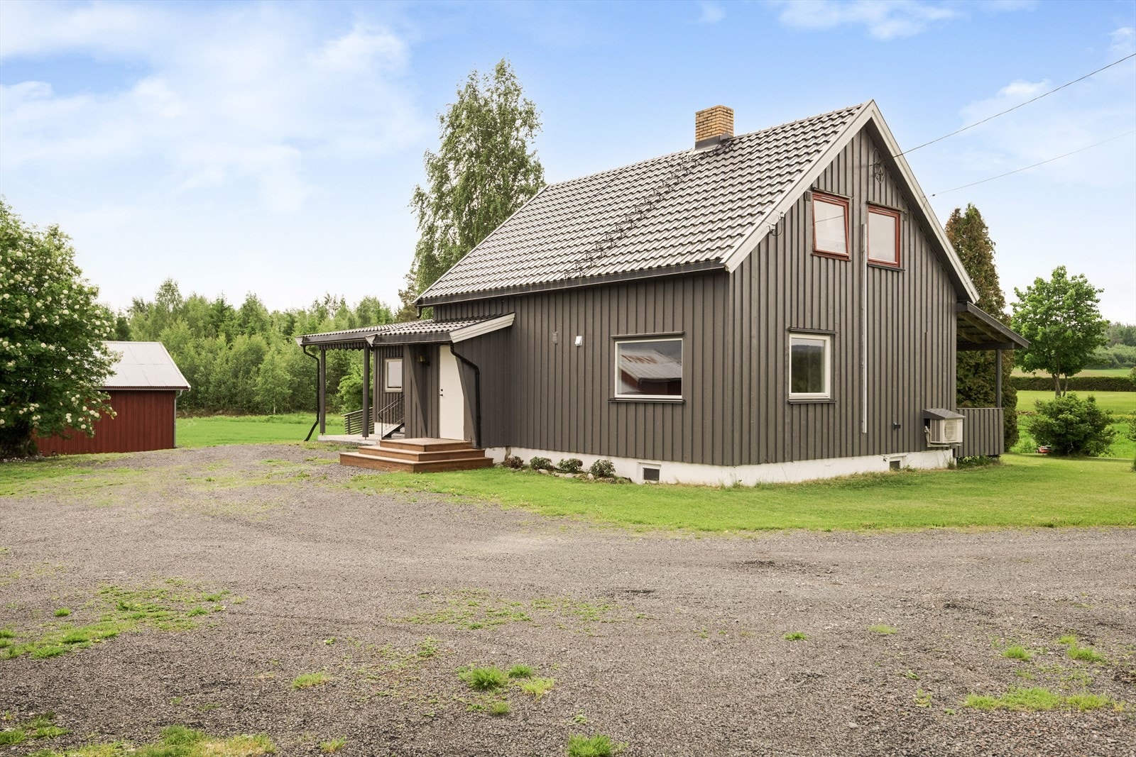 Spennende og innholdsrik eiendom med landlig og idyllisk beliggenhet. Galleribilde