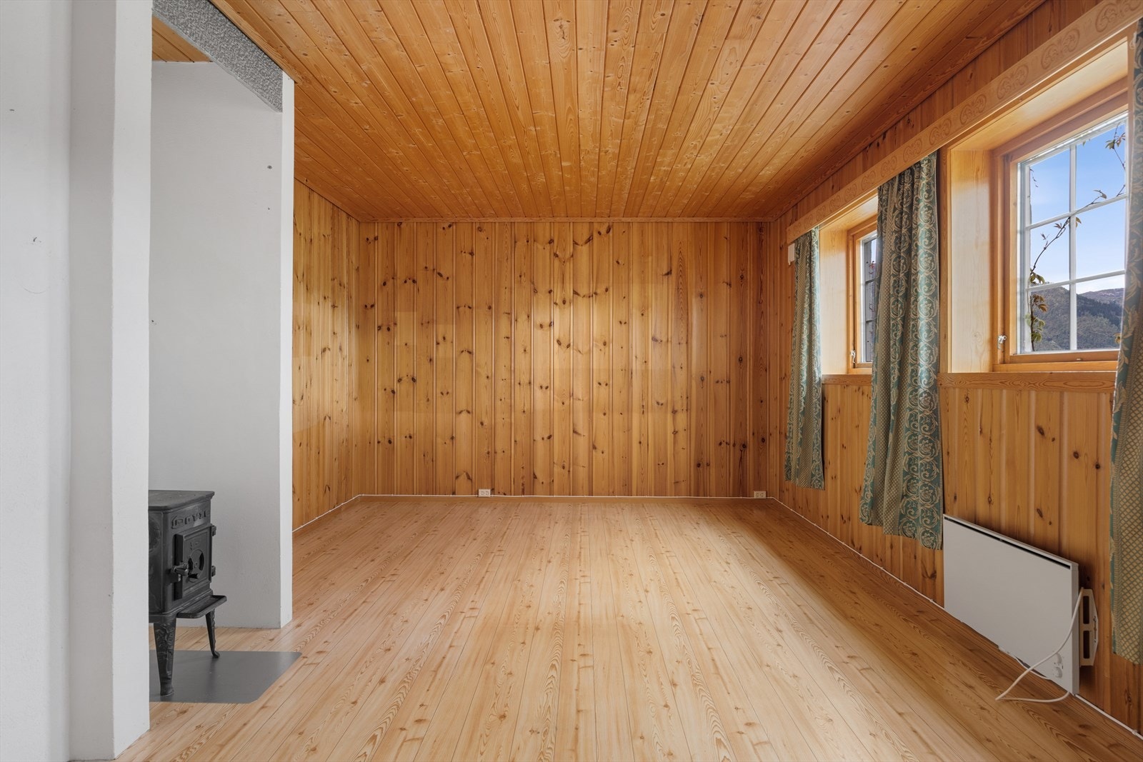 Kjellerstue med vedovn Galleribilde
