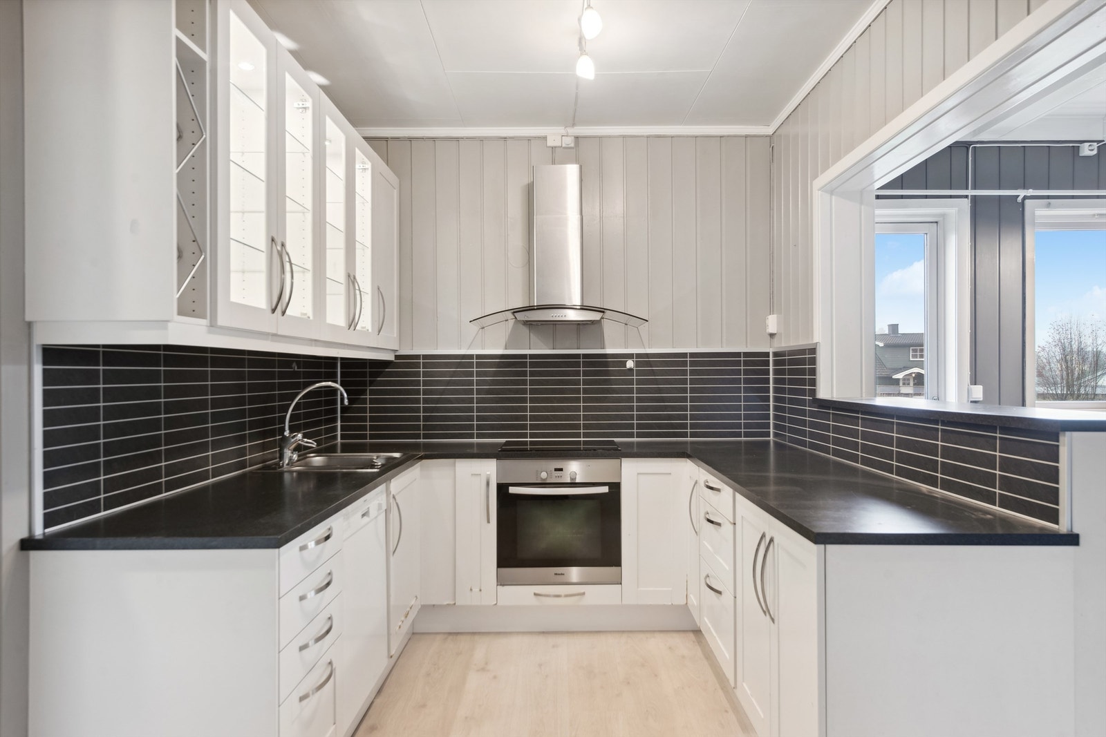 1. etasje - leilighet 2, kjøkken. Galleribilde