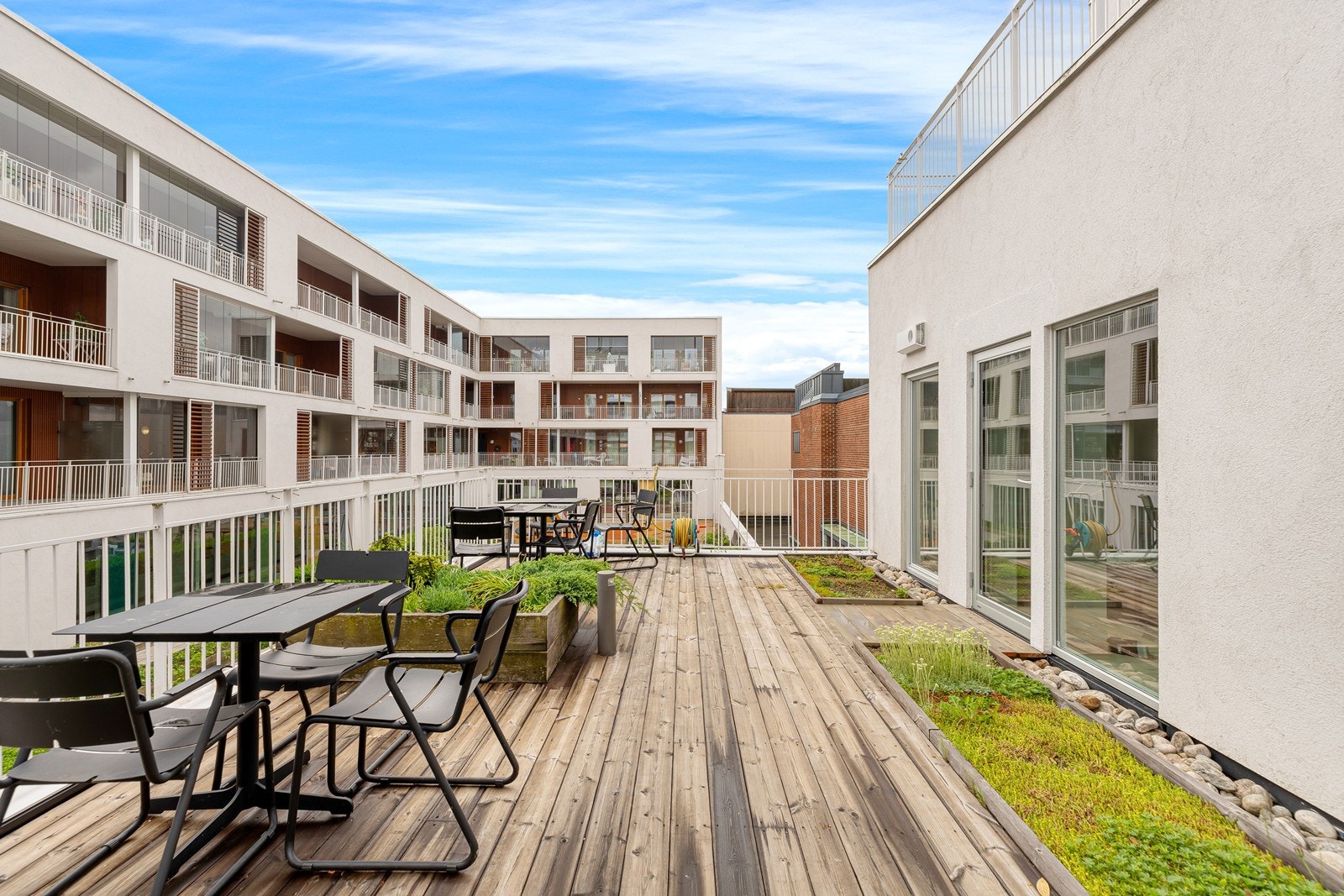 Strøken 2-roms leilighet med tilgang til felles terrasse Galleribilde