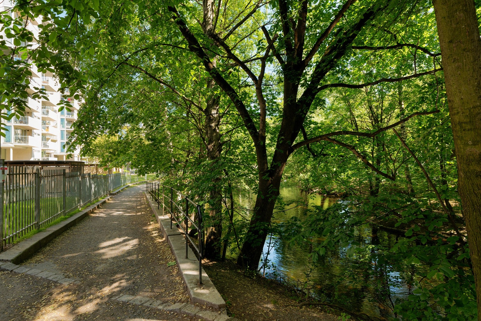 Schultzehaugen er idyllisk plassert ved Akerselva. Galleribilde