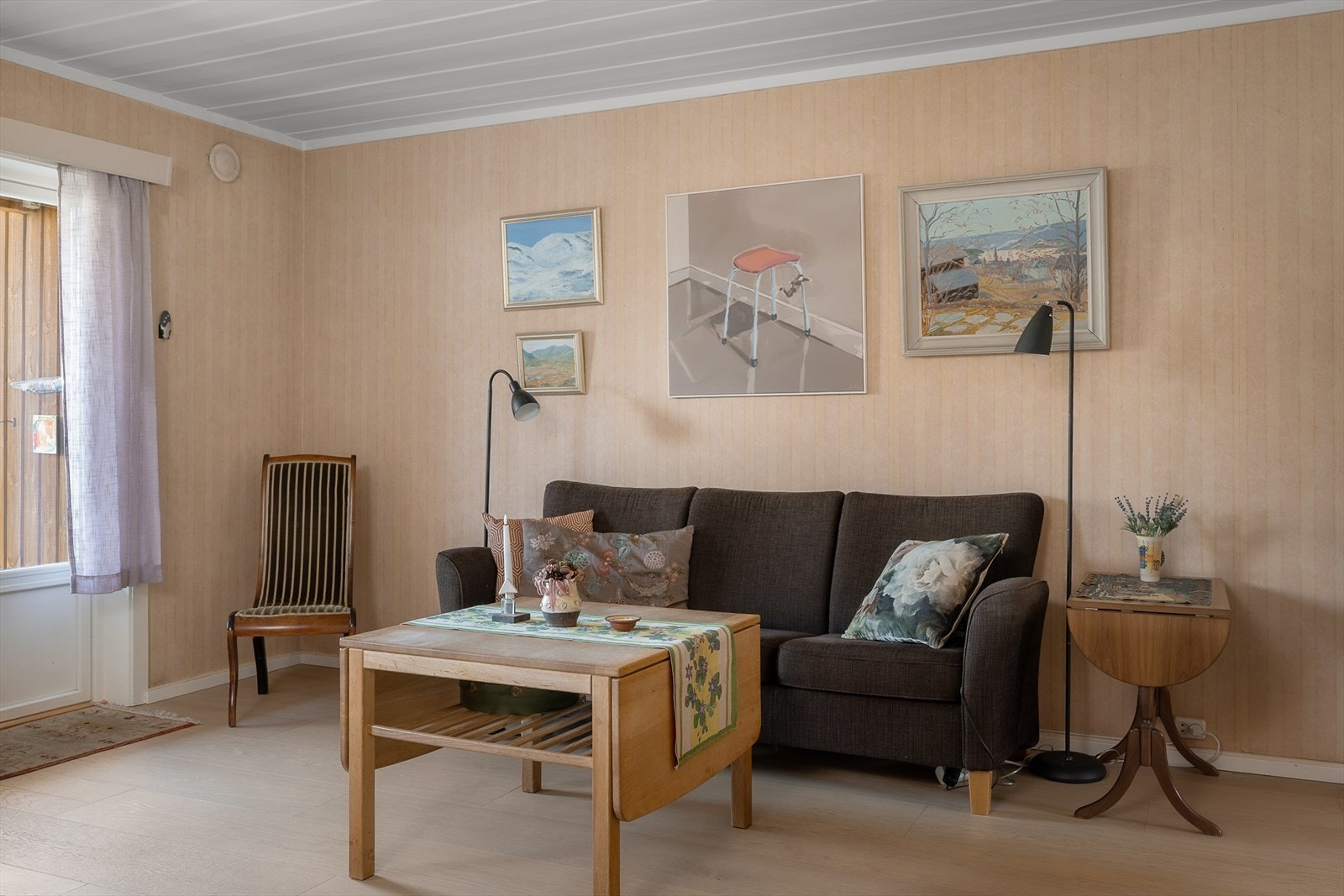 Stuen har fine muligheter til å møblere. Galleribilde