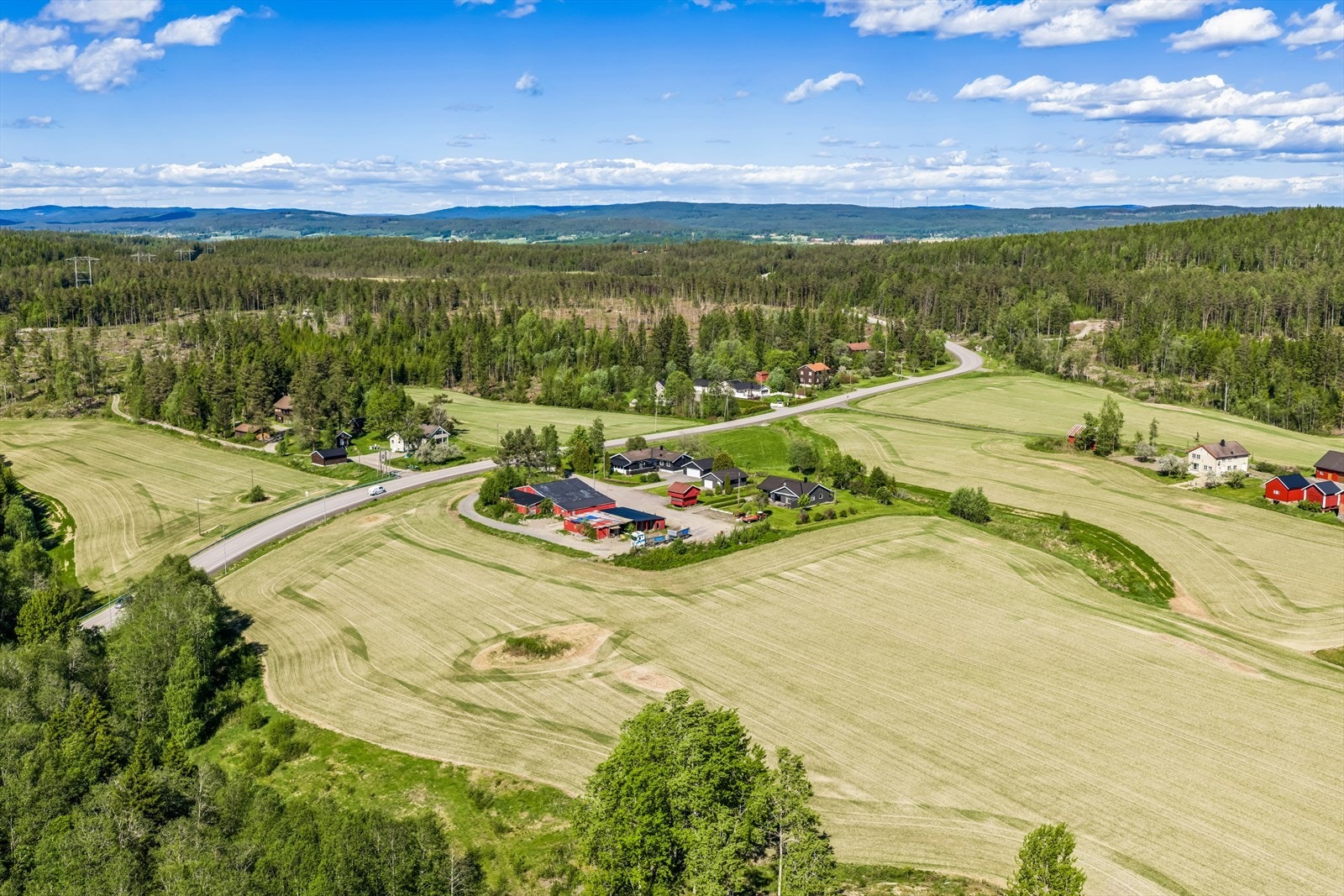 Småbruk på 132,1 dekar Galleribilde
