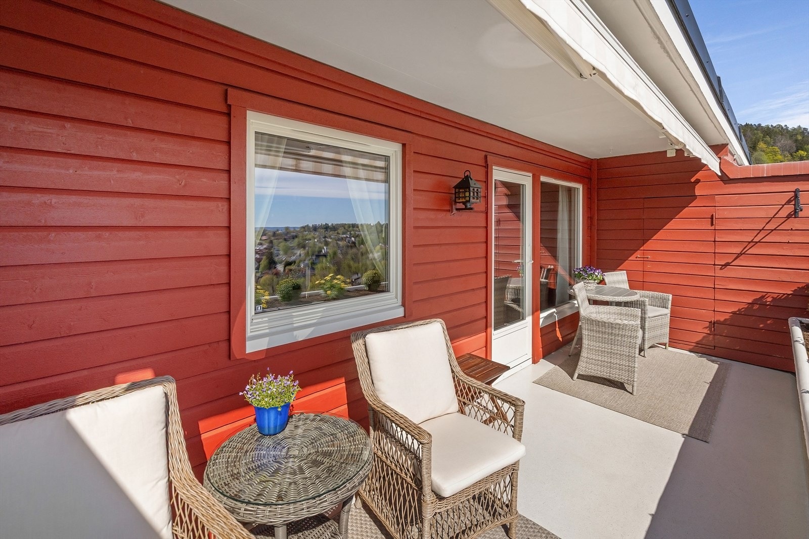 Vinduer og balkongdør i 2 lags isoleringsglass fra 2015 Galleribilde