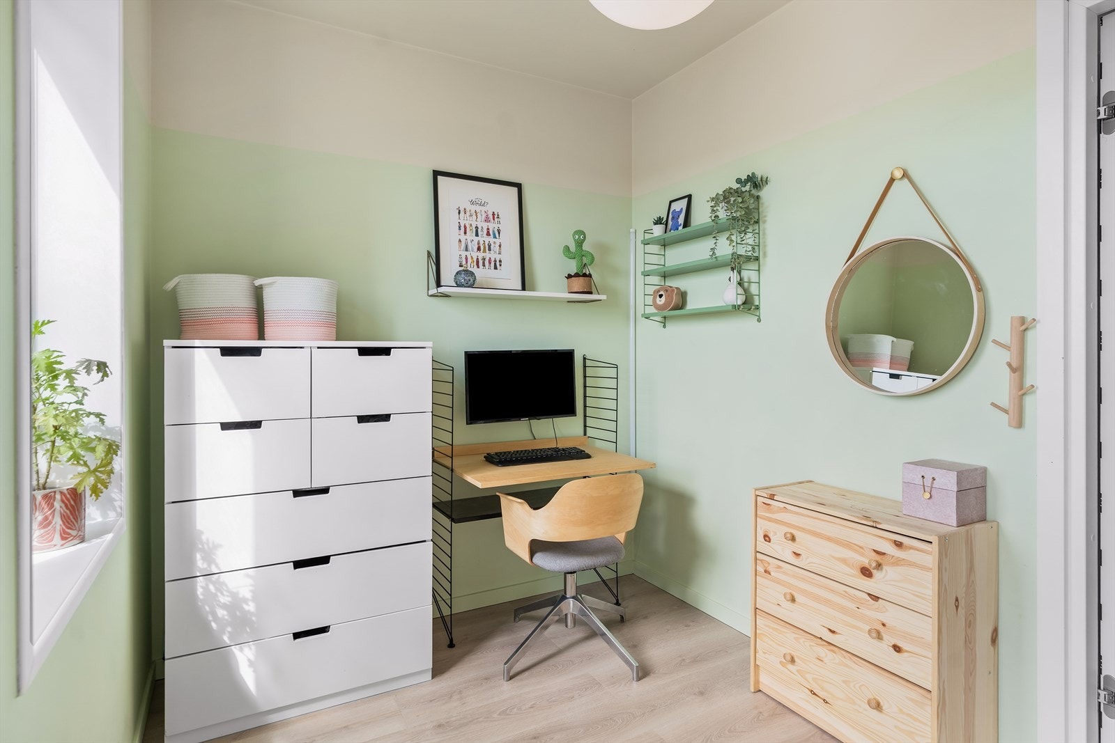Soverom nr. 2 fungerer ypperlig som barnerom, gjesterom eller kontor - her er mulighetene mange! Galleribilde