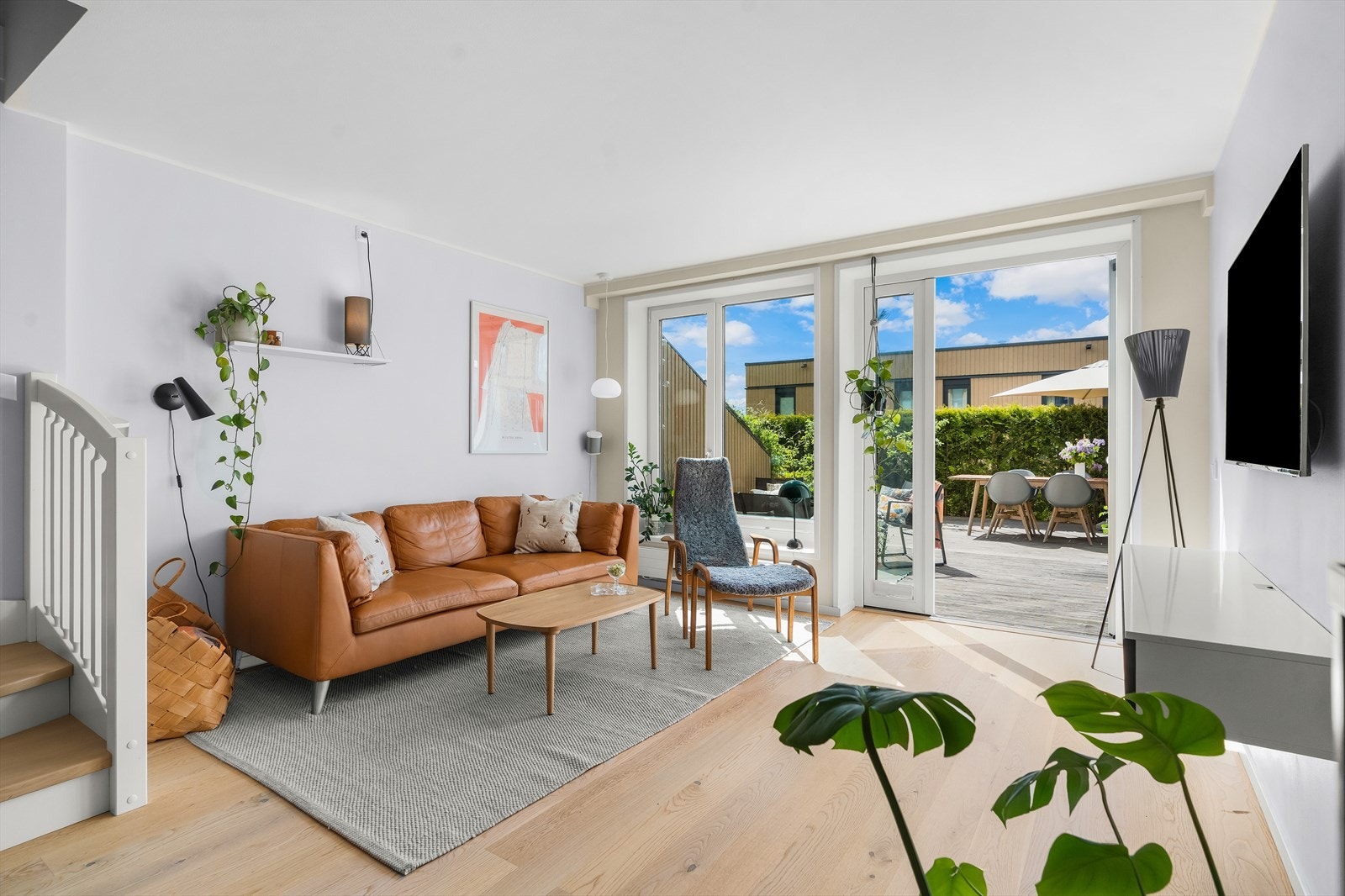 Fra stuen er det utgang til en terrasse på hele 29 m². Galleribilde