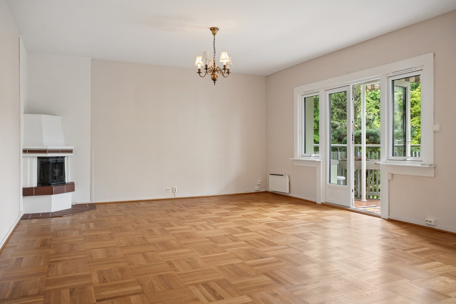 Fra stuen er det utgang til en vestvendt balkong på ca. 7 m². Galleribilde