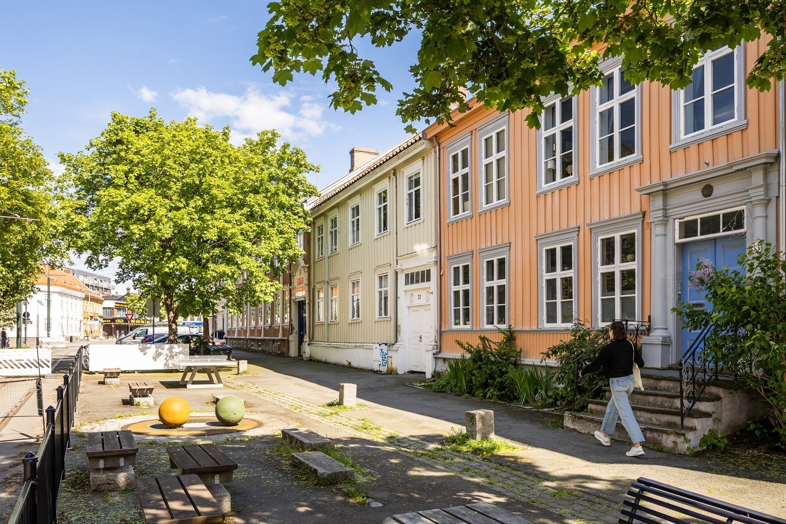Området er pent opparbeidet med koselige parker og sitteplasser. Galleribilde