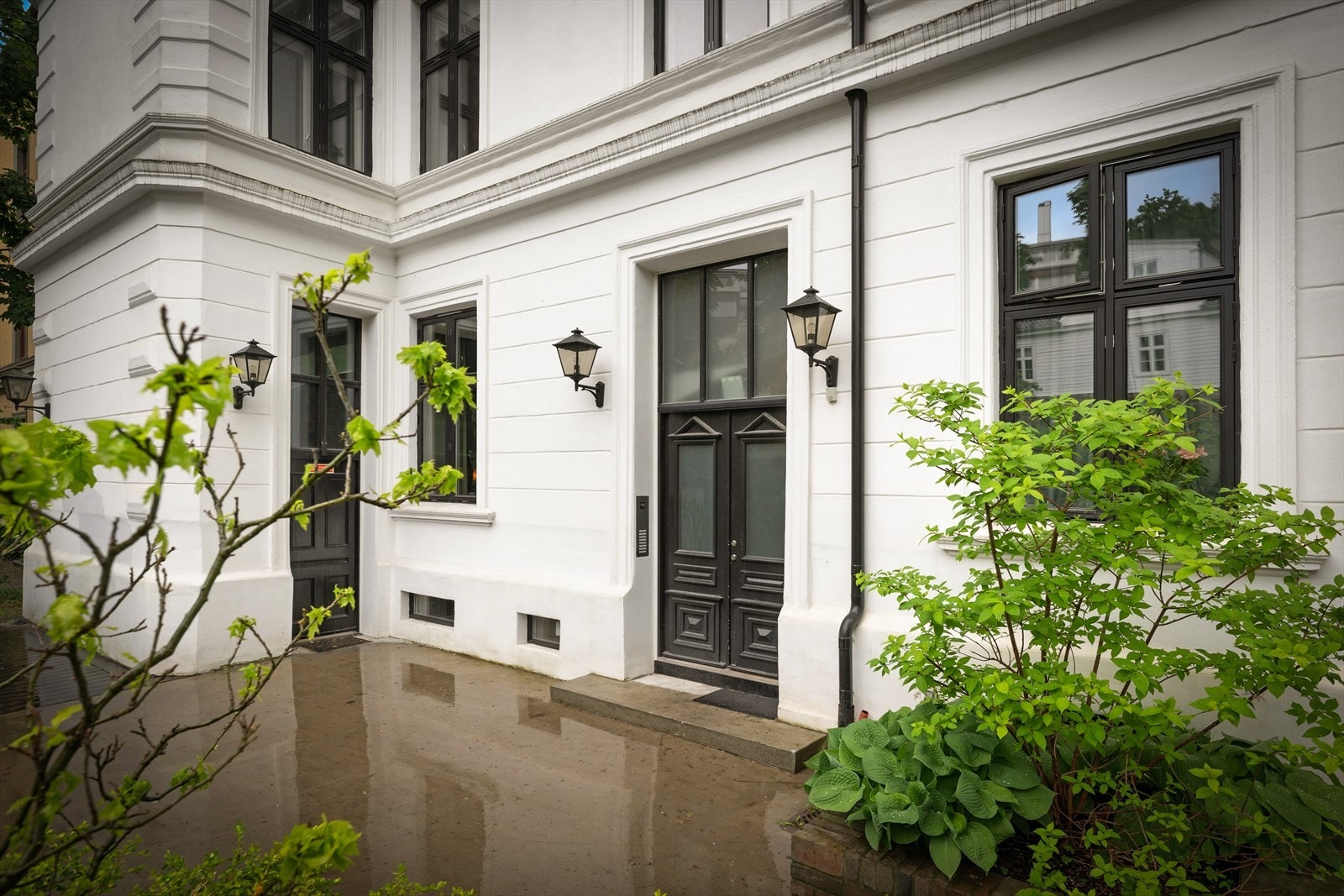 Flott, klassisk gård fra 1887, renovert i 2016. Galleribilde