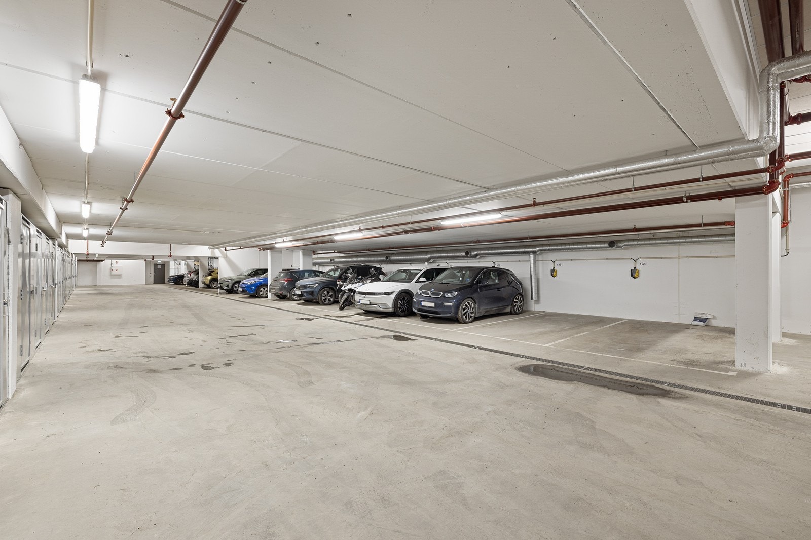 Garasjeplass med lademulighet medfølger Galleribilde