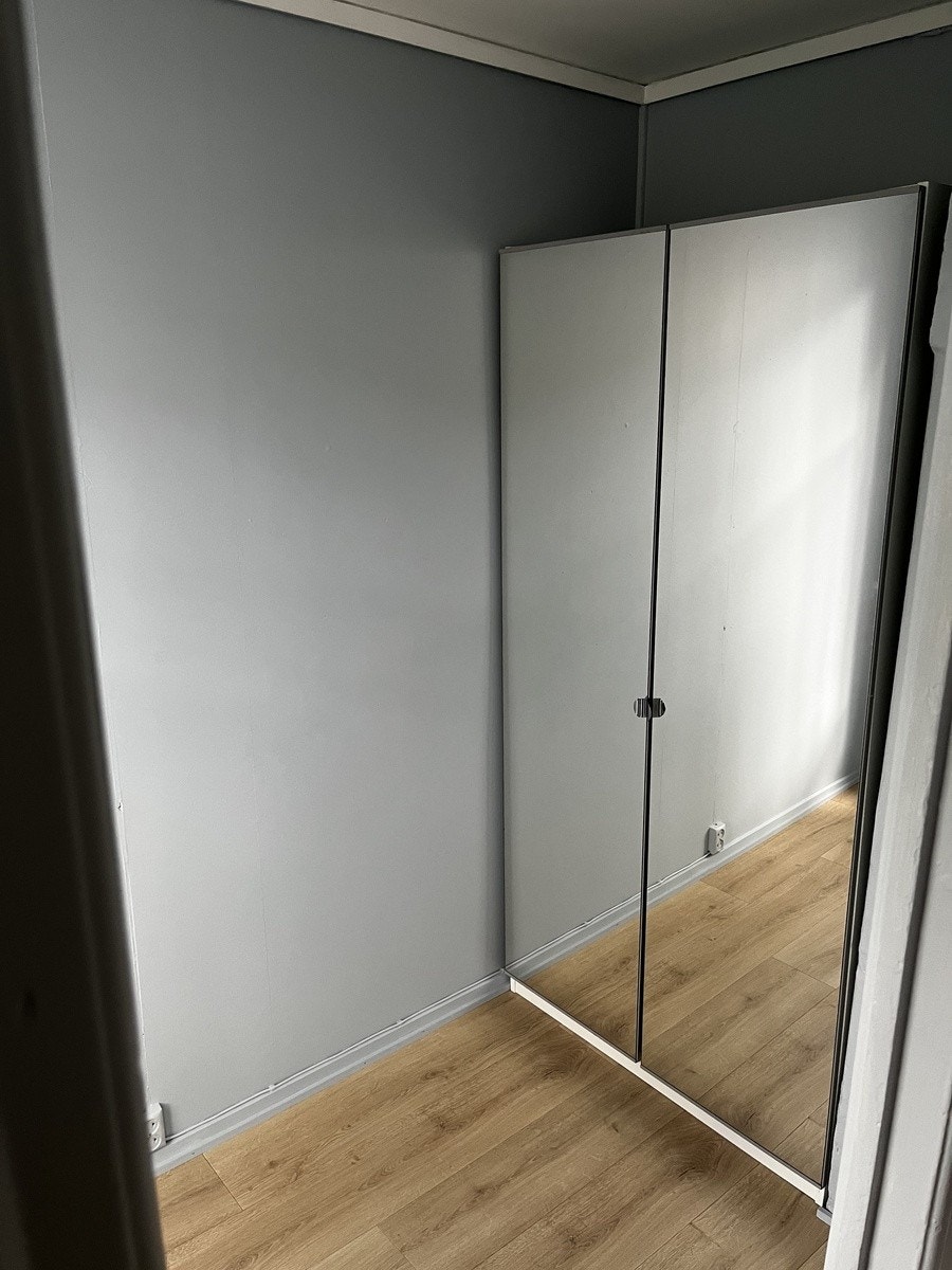 Ekstra rom/ garderobe Galleribilde