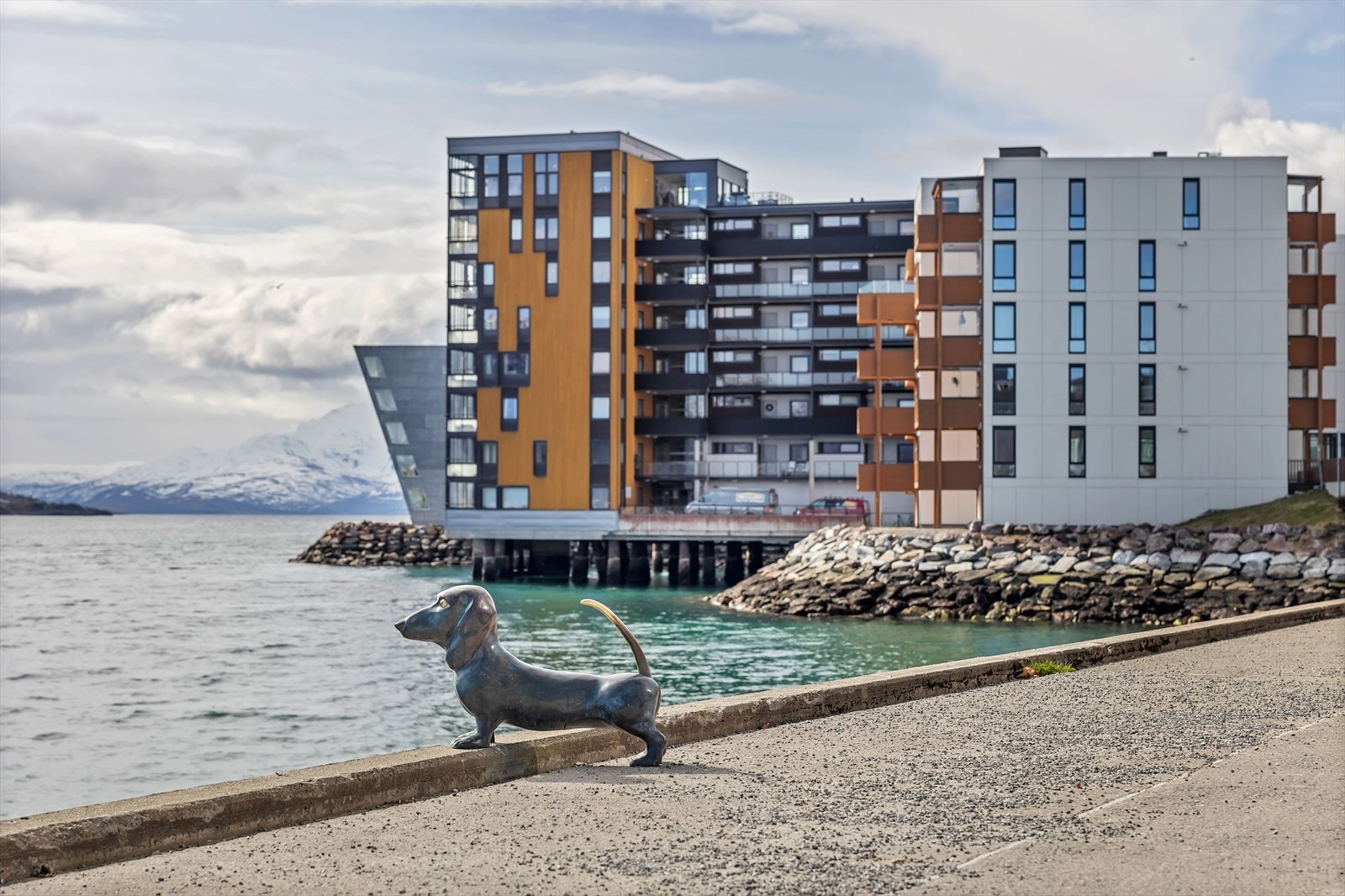 Velkommen til Hjalmar Johansens gate 104F og Strandkanten bydel - leiligheten ligger helt fremst i øverste etasje. Galleribilde