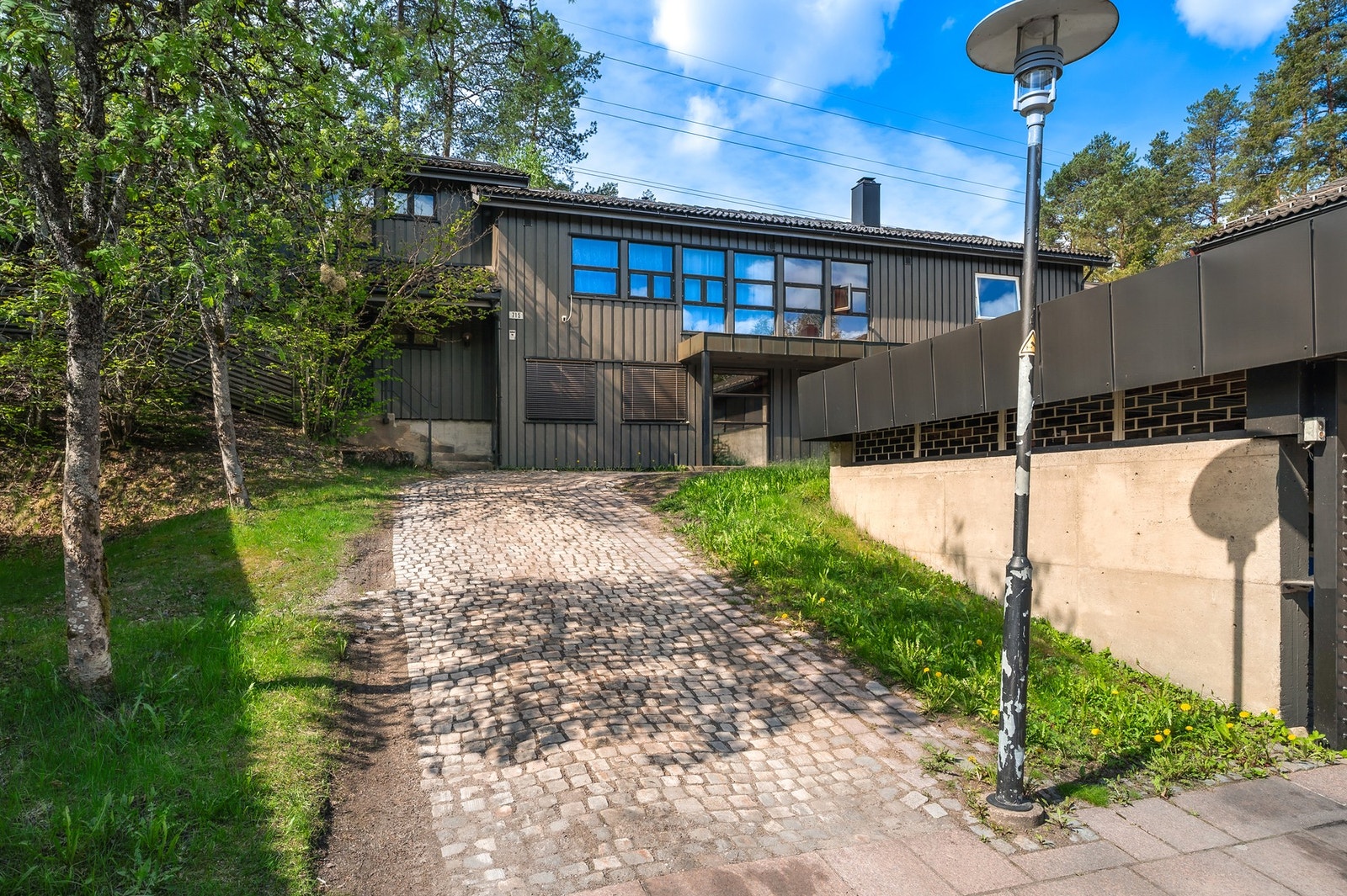 Her er det også rikelig med oppstillingsplass for kjøretøy. Galleribilde