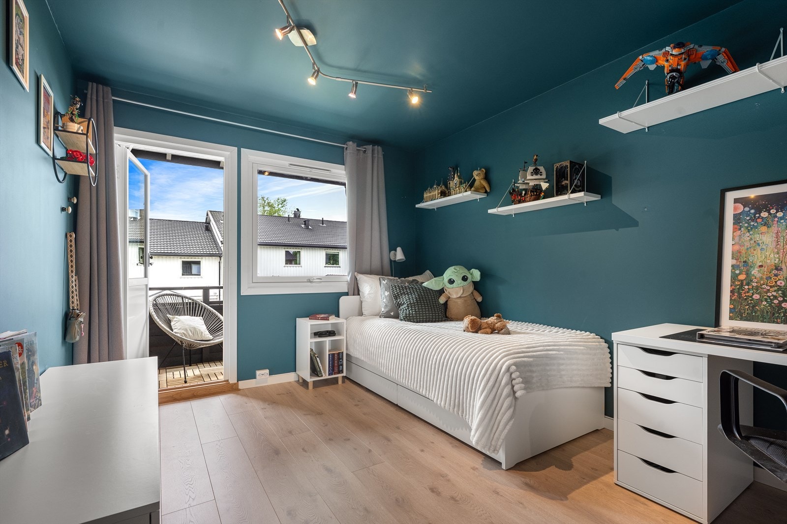 Alle rommene har en god størrelse og egner seg godt som barnerom, gjesterom, kontor eller hovedsoverom etter behov. Galleribilde