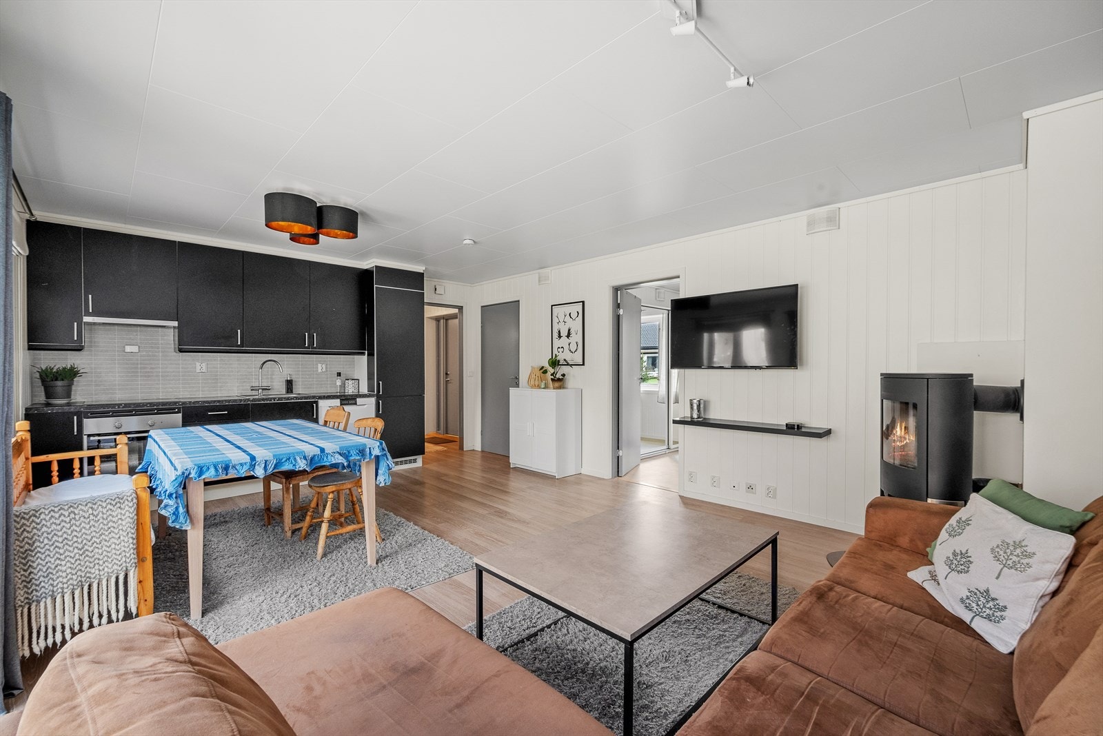 Fra stua er det inngang til soverom. Galleribilde