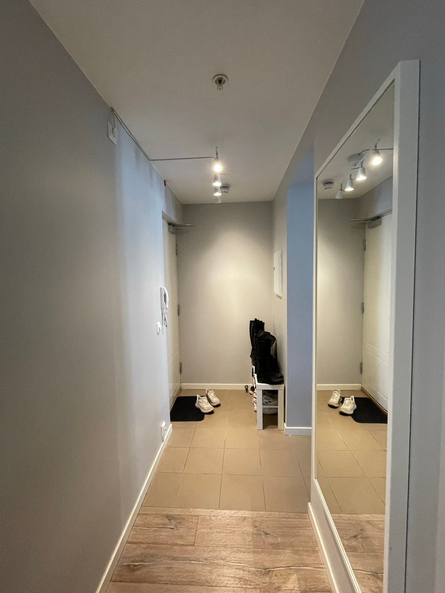 Entré/Gang Galleribilde