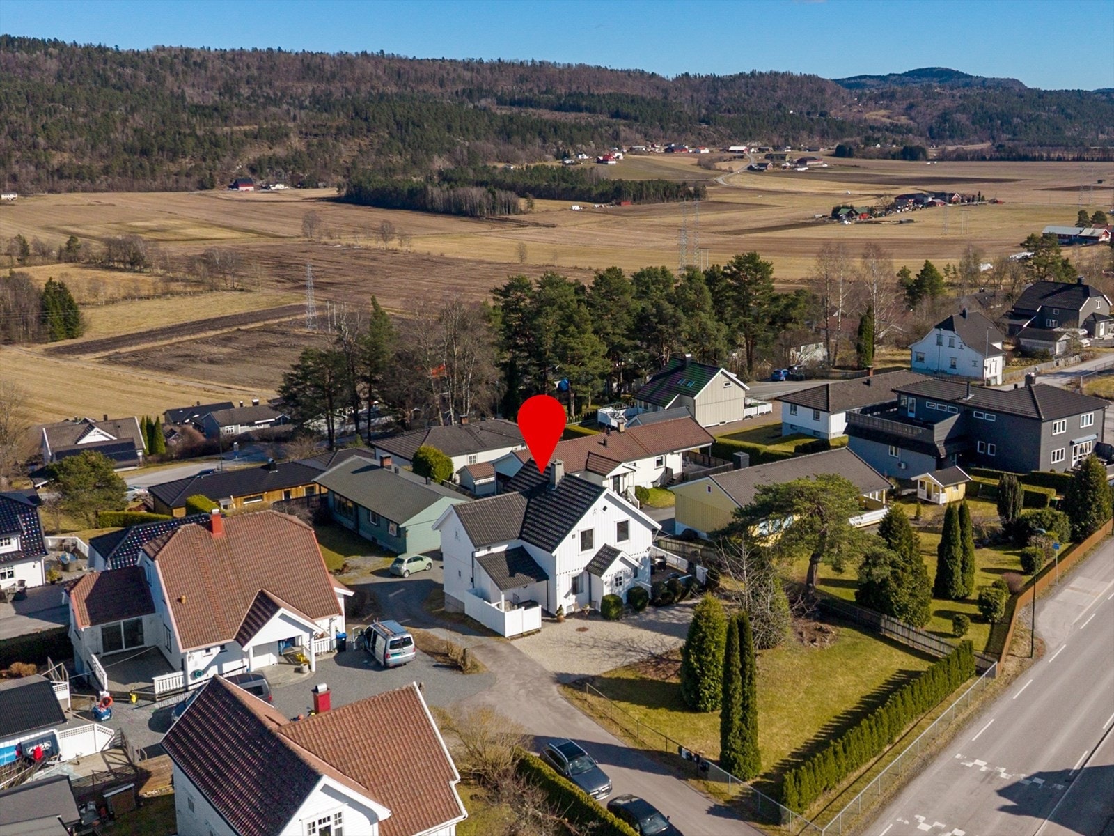 Boligområdet er barnevennlig med kort vei til flere barnehager, skole og idrettsanlegg, samt flotte tur- og rekreasjonsområder. Galleribilde