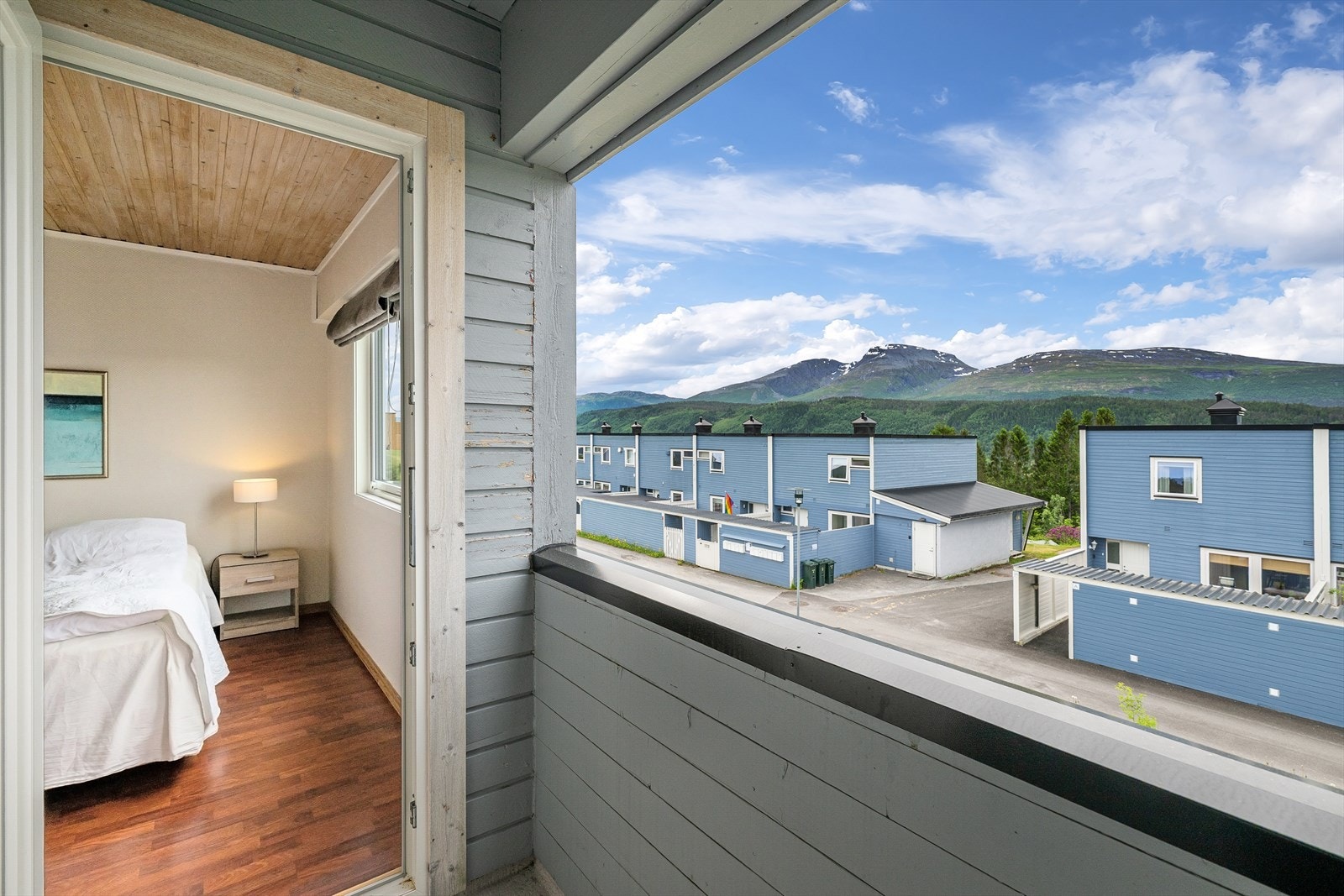 Utgang til veranda fra hovedsoverom Galleribilde