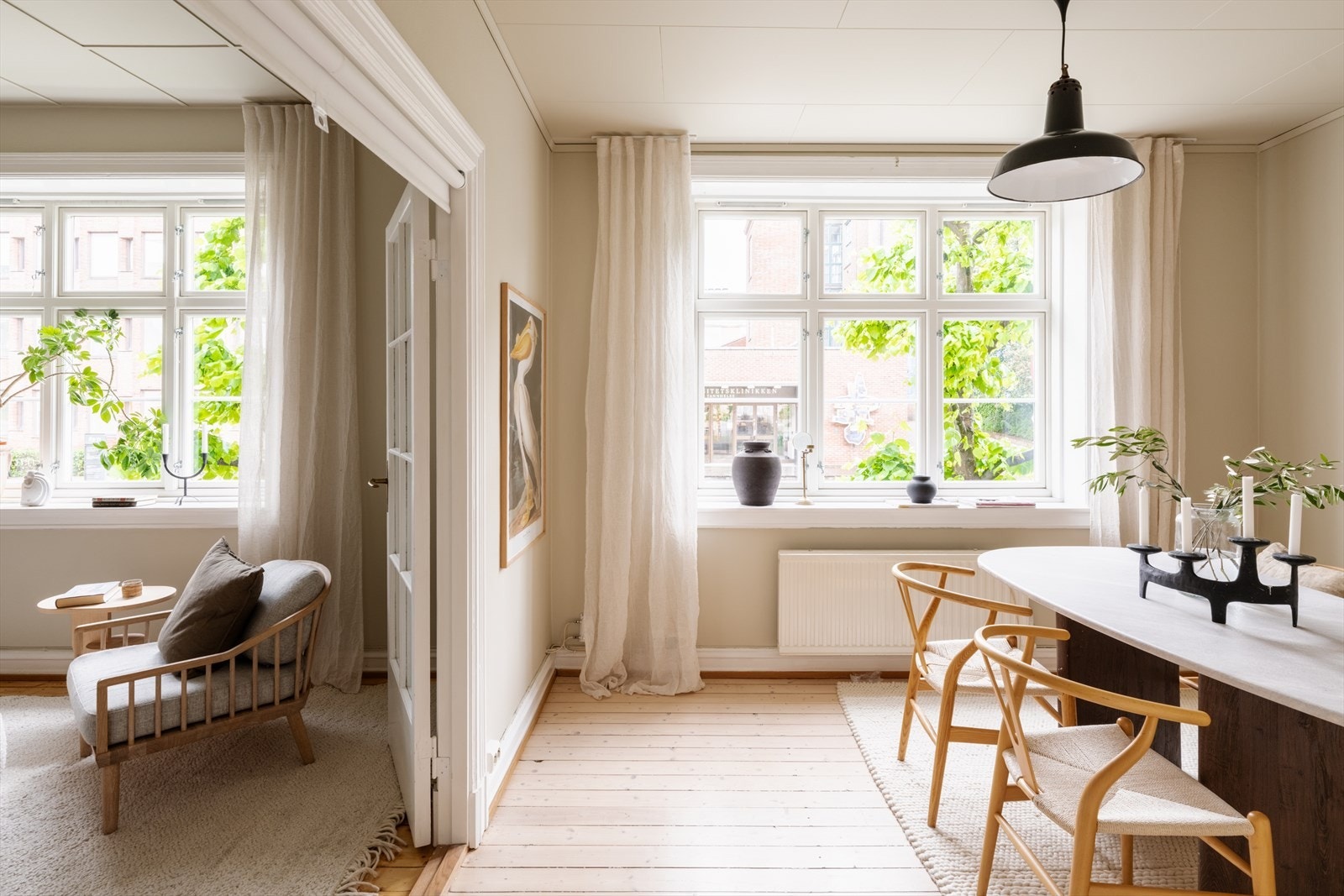 Dette rommet er fleksibelt og kan benyttes som spisestue eller soverom etter behov. Galleribilde