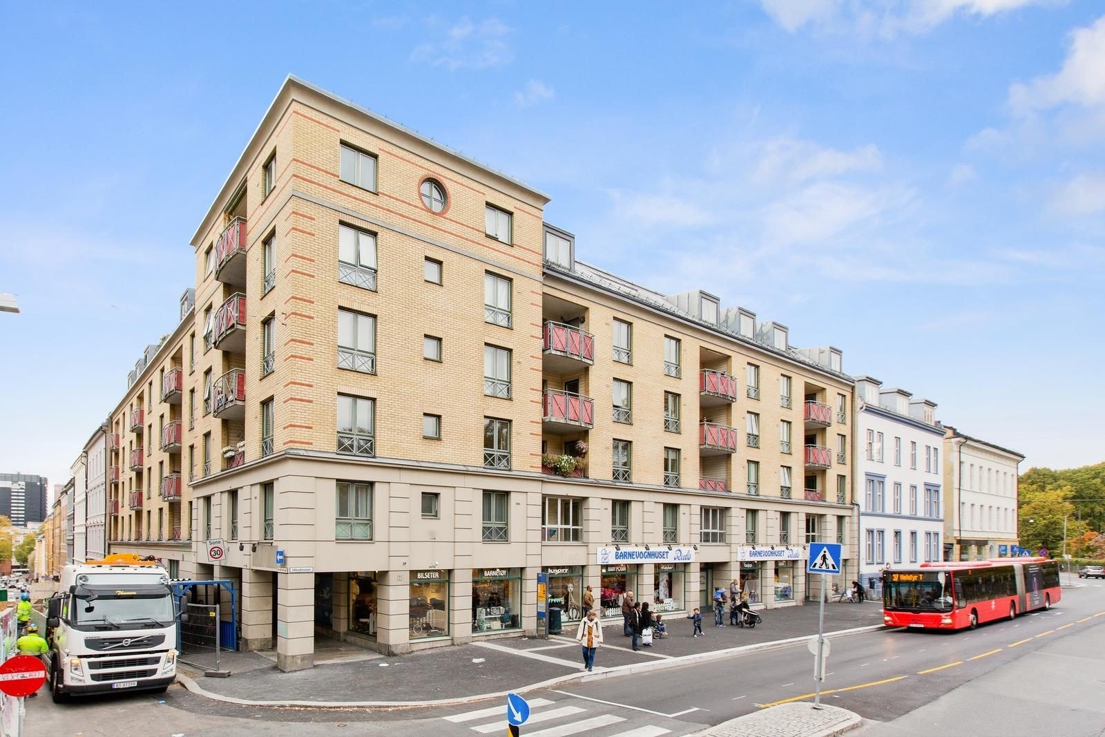 Leiligheten er vendt mot bakgården og er i 6. etg. Galleribilde